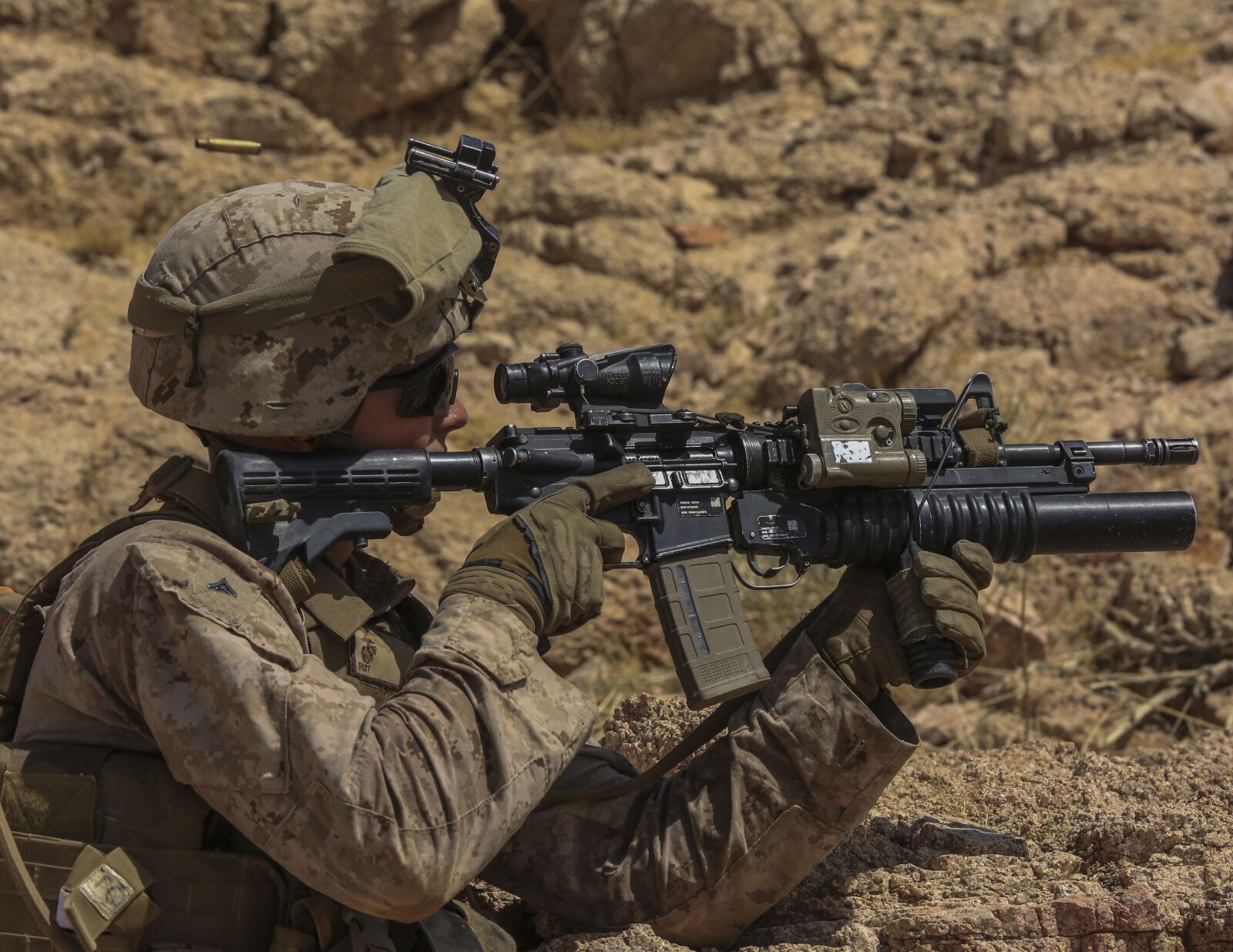 Canon EOS 5D Mark III sample photo. M4a1 carbine, soldier, us photography