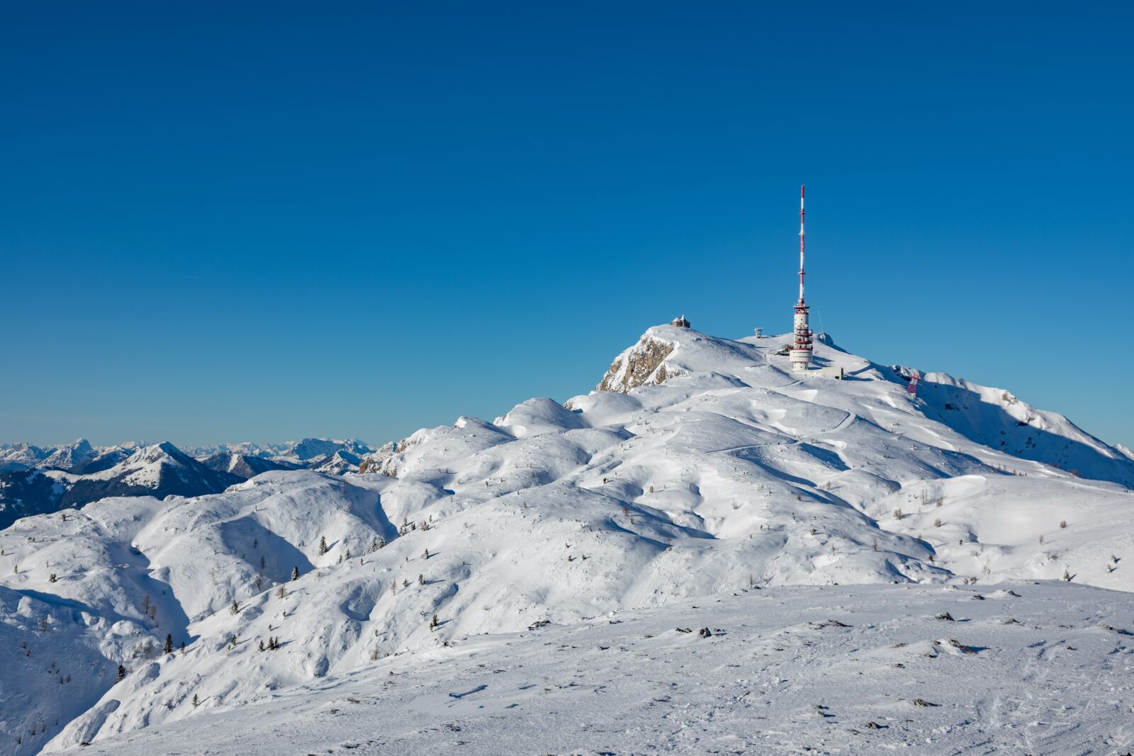 Canon EOS 5D Mark IV sample photo. Dobratsch, mountains, snow photography