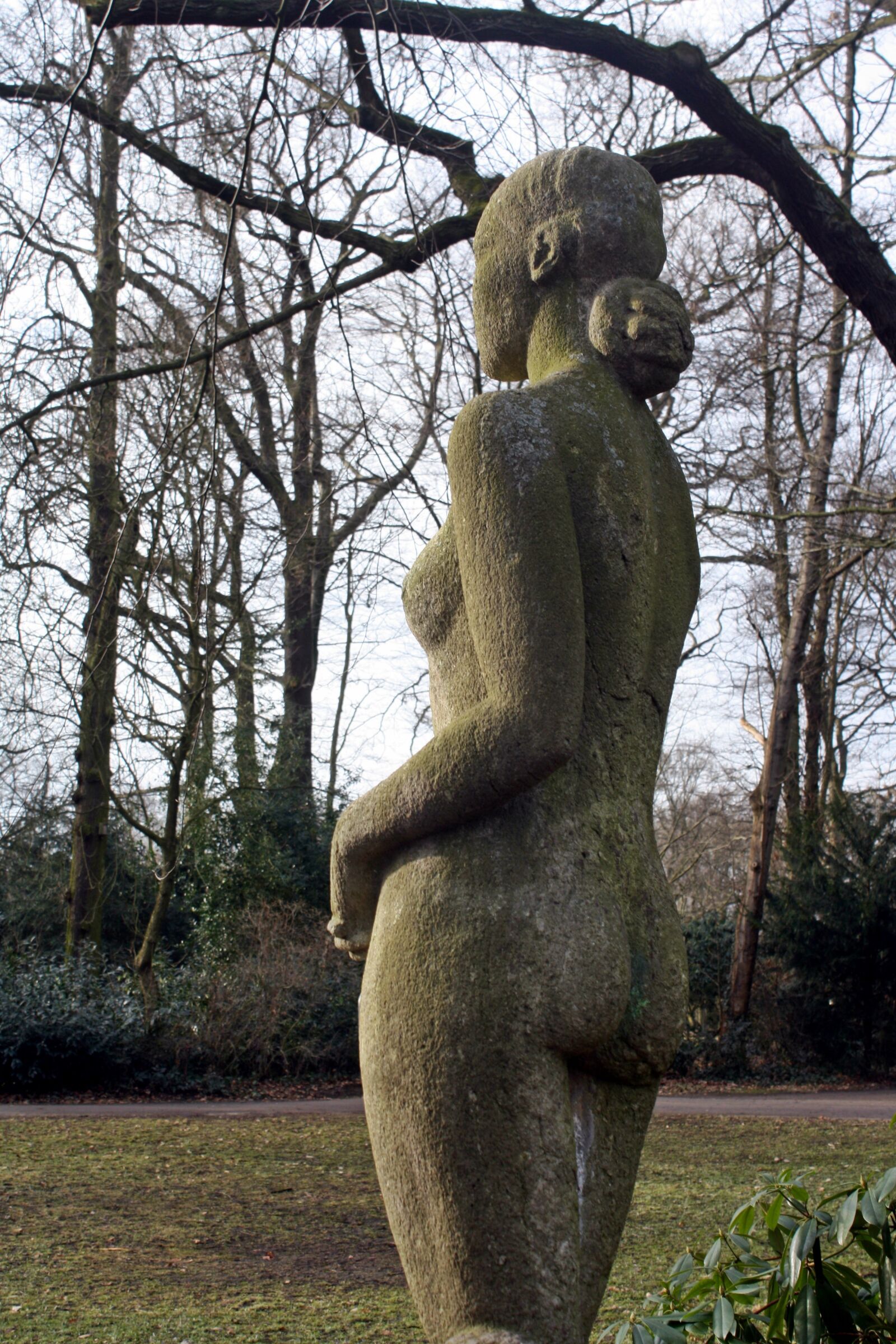 Canon EOS 1000D (EOS Digital Rebel XS / EOS Kiss F) sample photo. Tree, statue, nature photography
