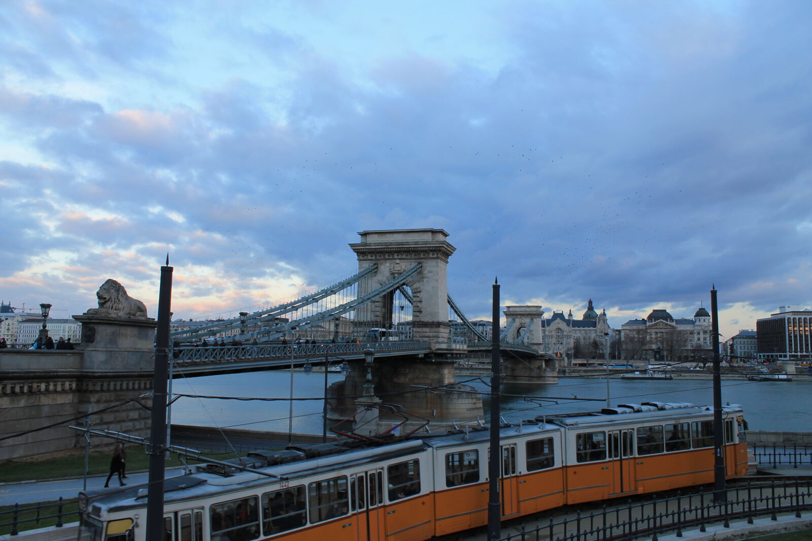 Canon EOS 1100D (EOS Rebel T3 / EOS Kiss X50) sample photo. Bridge photography