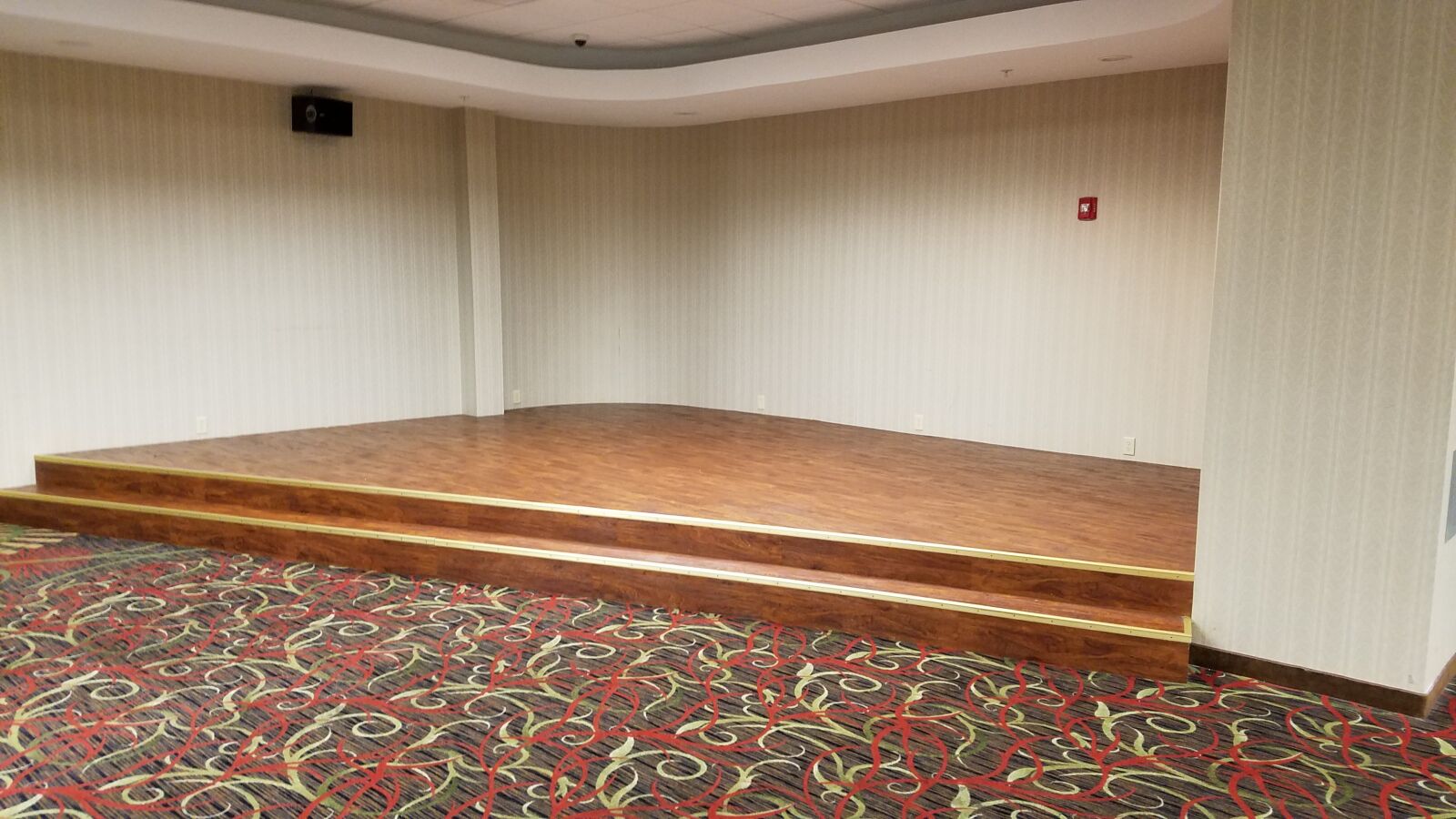 Samsung Galaxy S7 sample photo. Stage, hotel, dover photography