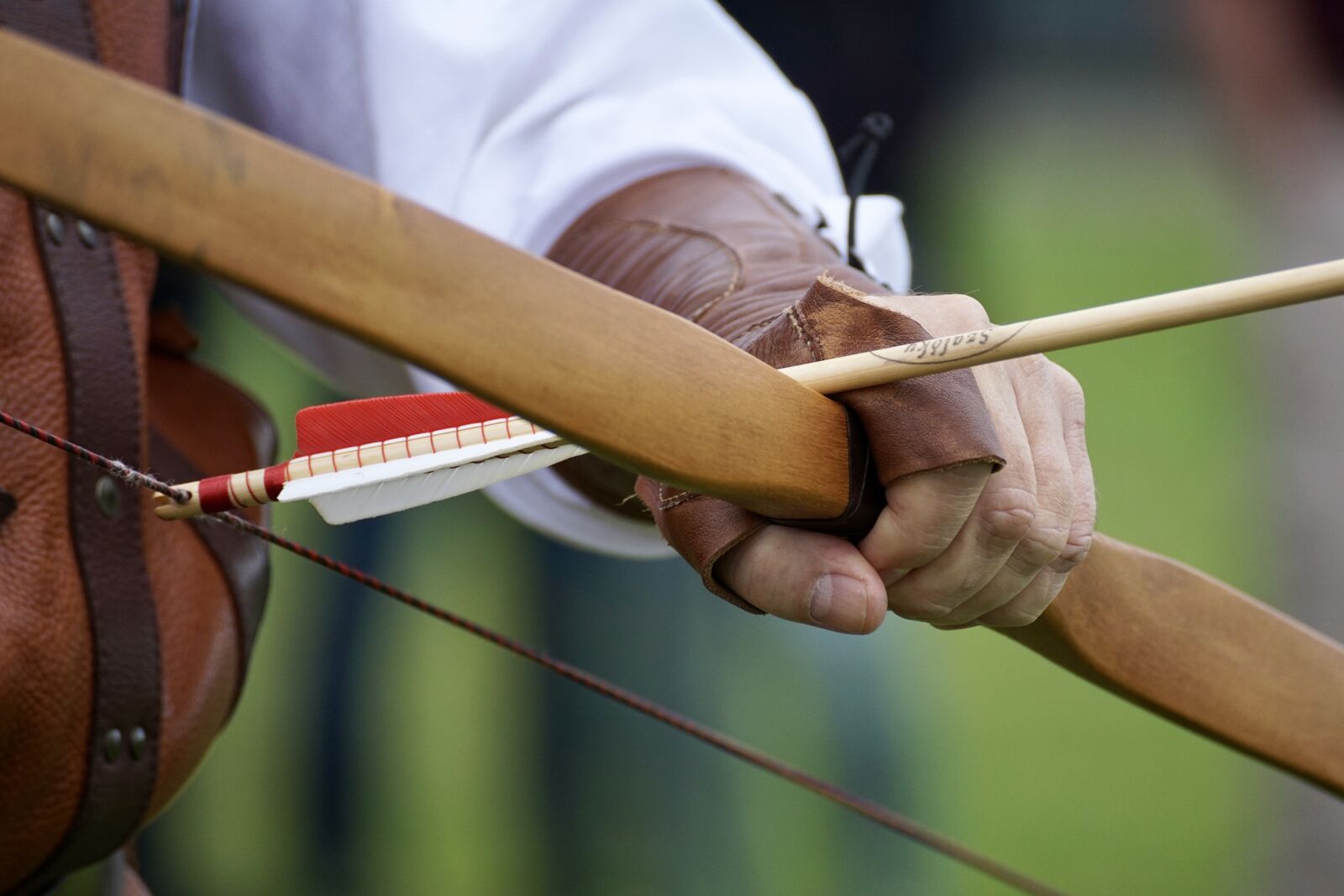 Sony DT 55-300mm F4.5-5.6 SAM sample photo. Arrow, arch, archery photography