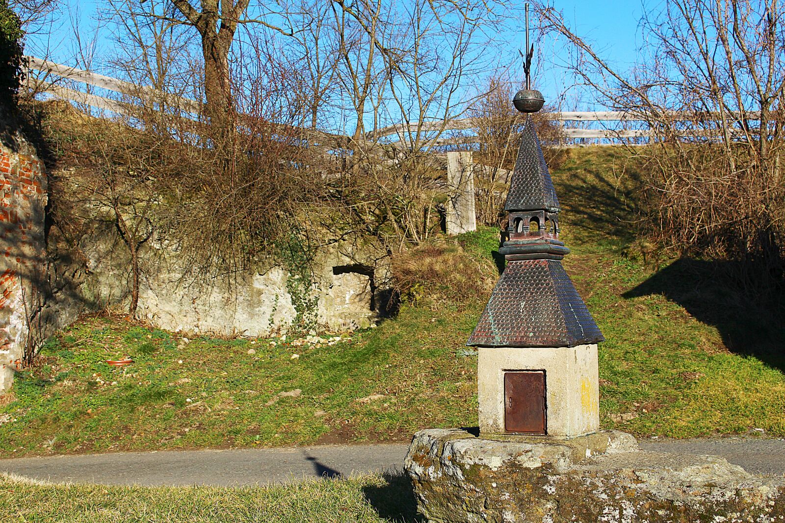 Canon EOS 100D (EOS Rebel SL1 / EOS Kiss X7) sample photo. Tower, burghof, castle photography