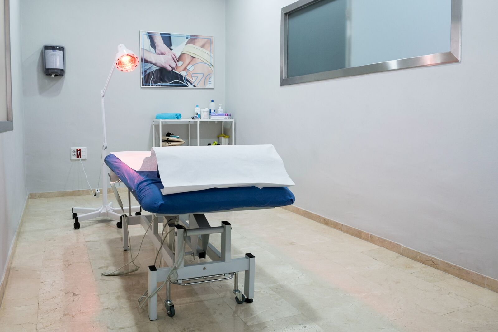 Nikon D810 sample photo. Stretcher, treatment, consultation photography
