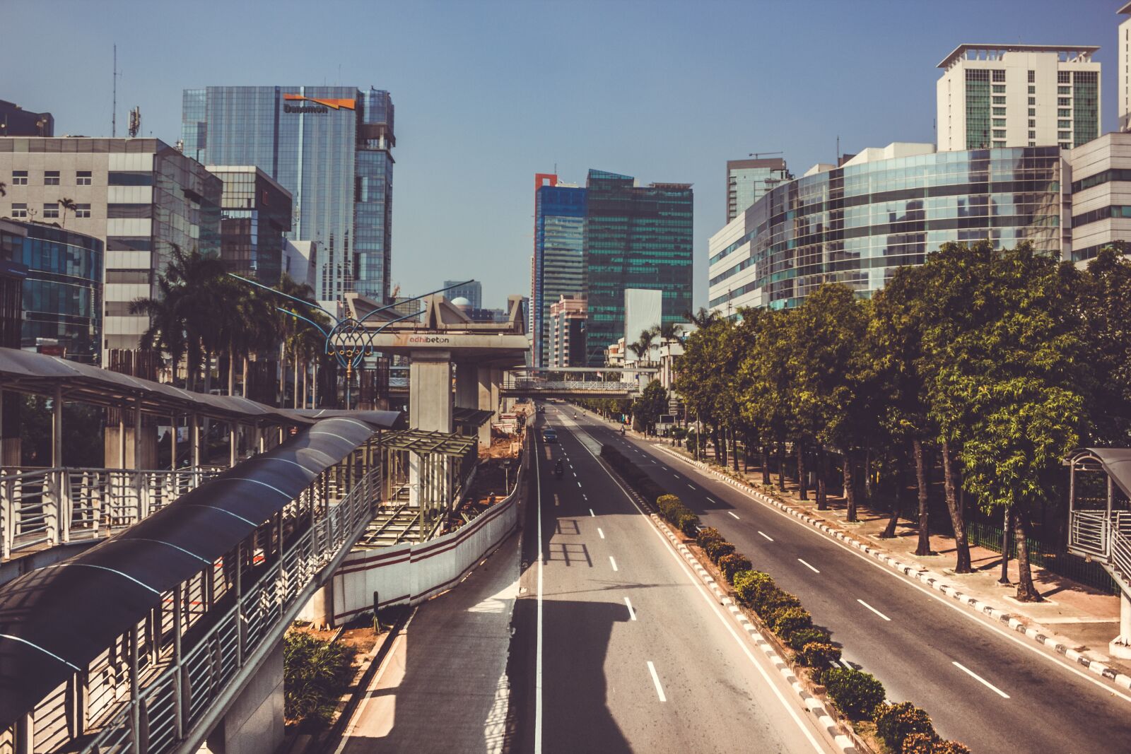 Canon EF-S 18-55mm F3.5-5.6 IS sample photo. City, traffic, jakarta photography