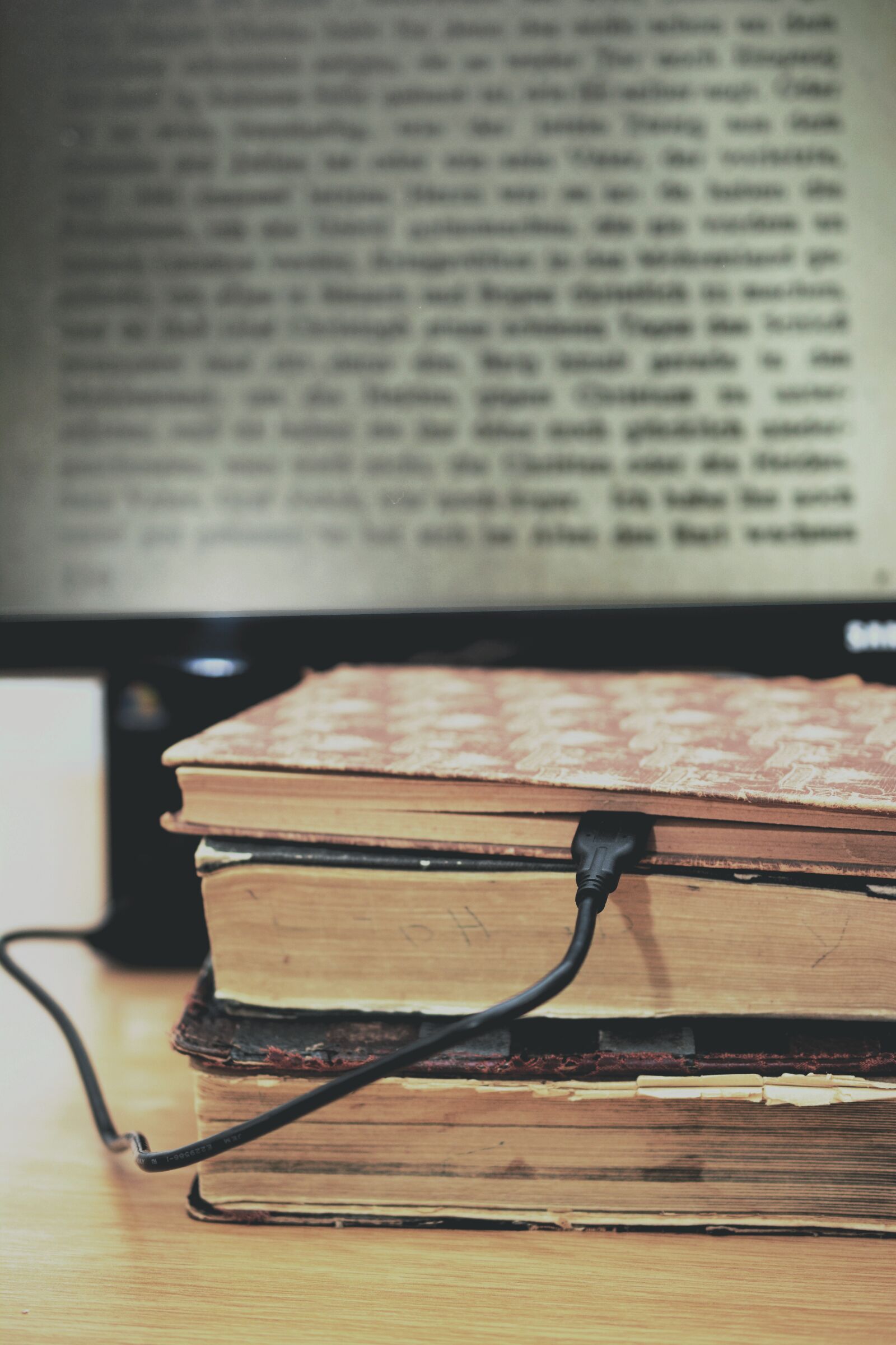 Nikon D5200 sample photo. Books, old books, computer photography