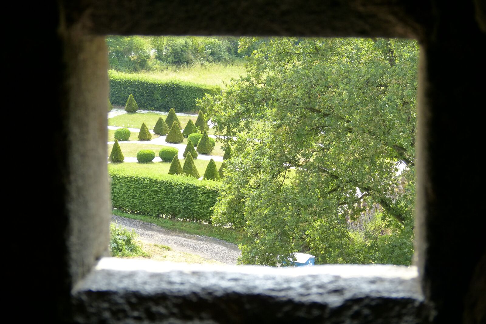 Panasonic Lumix DMC-FZ150 sample photo. Castle, mosel, peephole photography