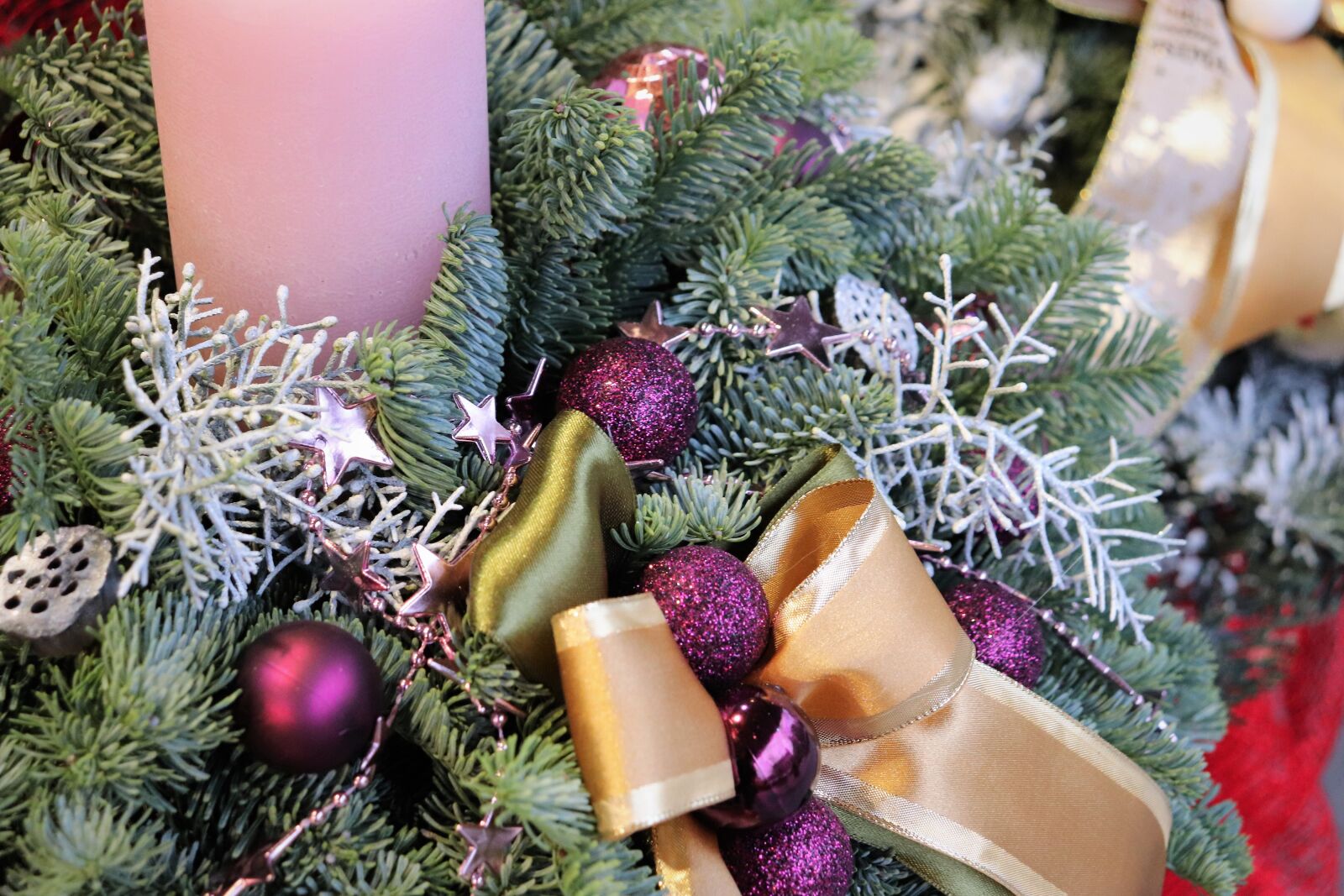 Canon EOS 200D (EOS Rebel SL2 / EOS Kiss X9) sample photo. Christmas decoration, candle, fir photography