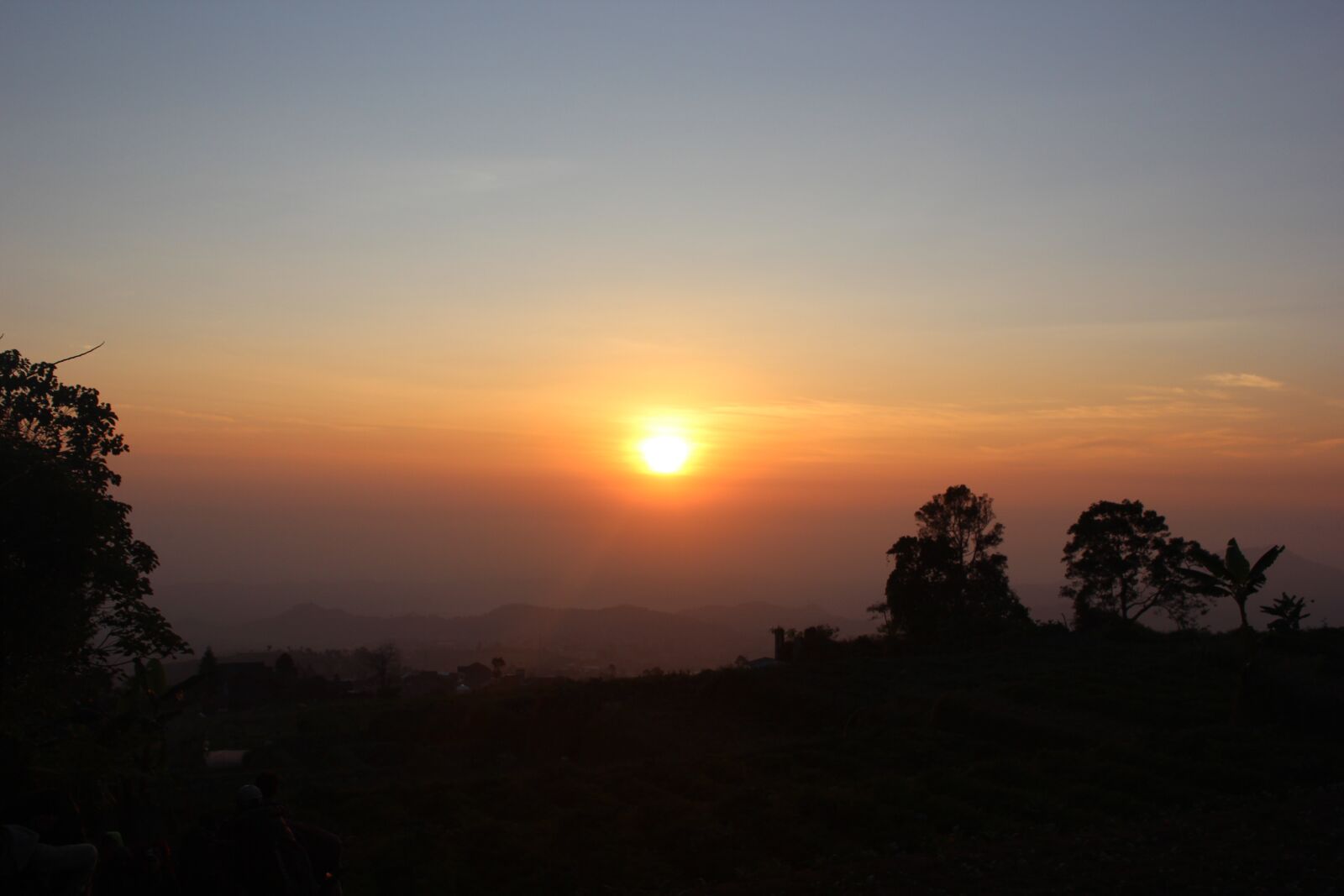 Canon EOS 600D (Rebel EOS T3i / EOS Kiss X5) sample photo. Sunrise, morning, landscape photography