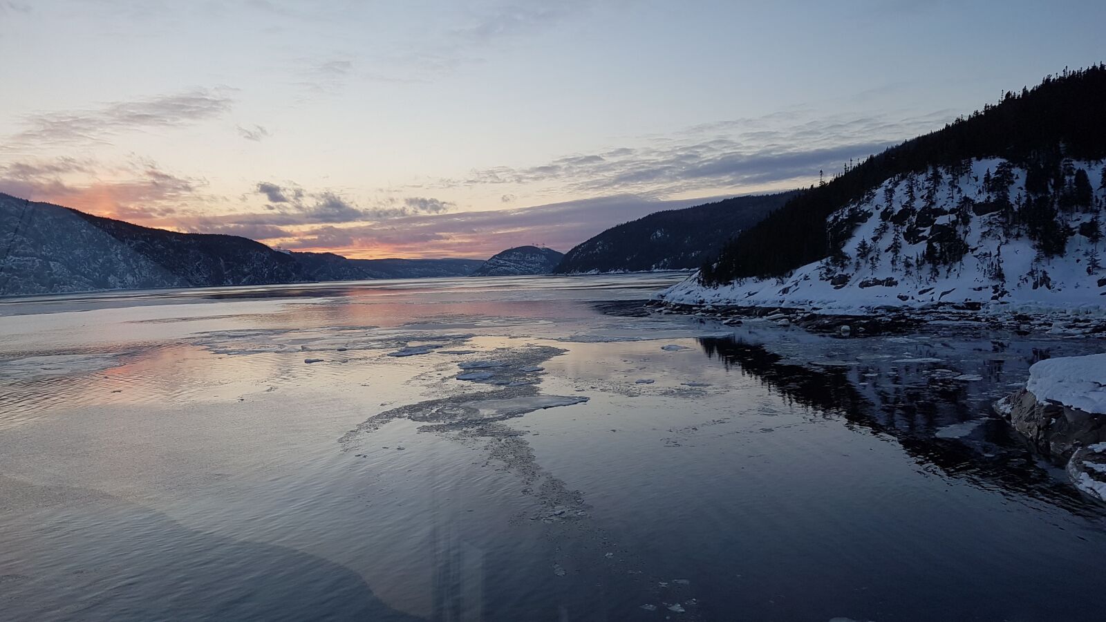 Samsung Galaxy S7 sample photo. Tadoussac, fjord, water photography