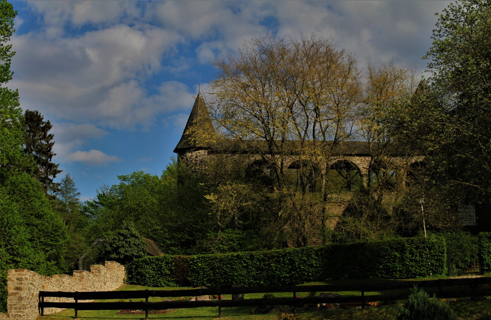 Canon EF-S 35mm F2.8 Macro IS STM sample photo. Castle, sun, clouds photography