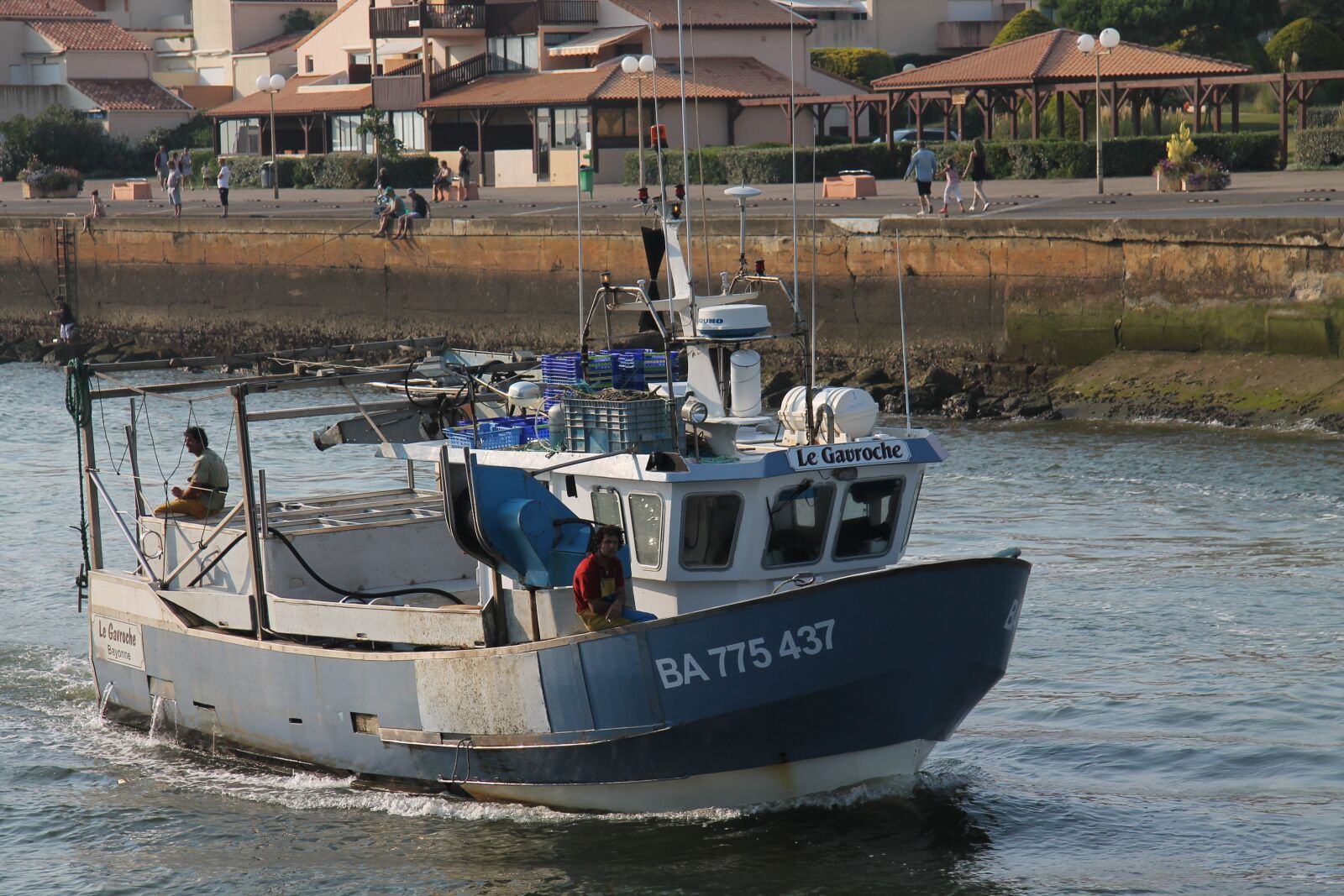 Canon EF-S 17-85mm F4-5.6 IS USM sample photo. Boat, mar, ship photography