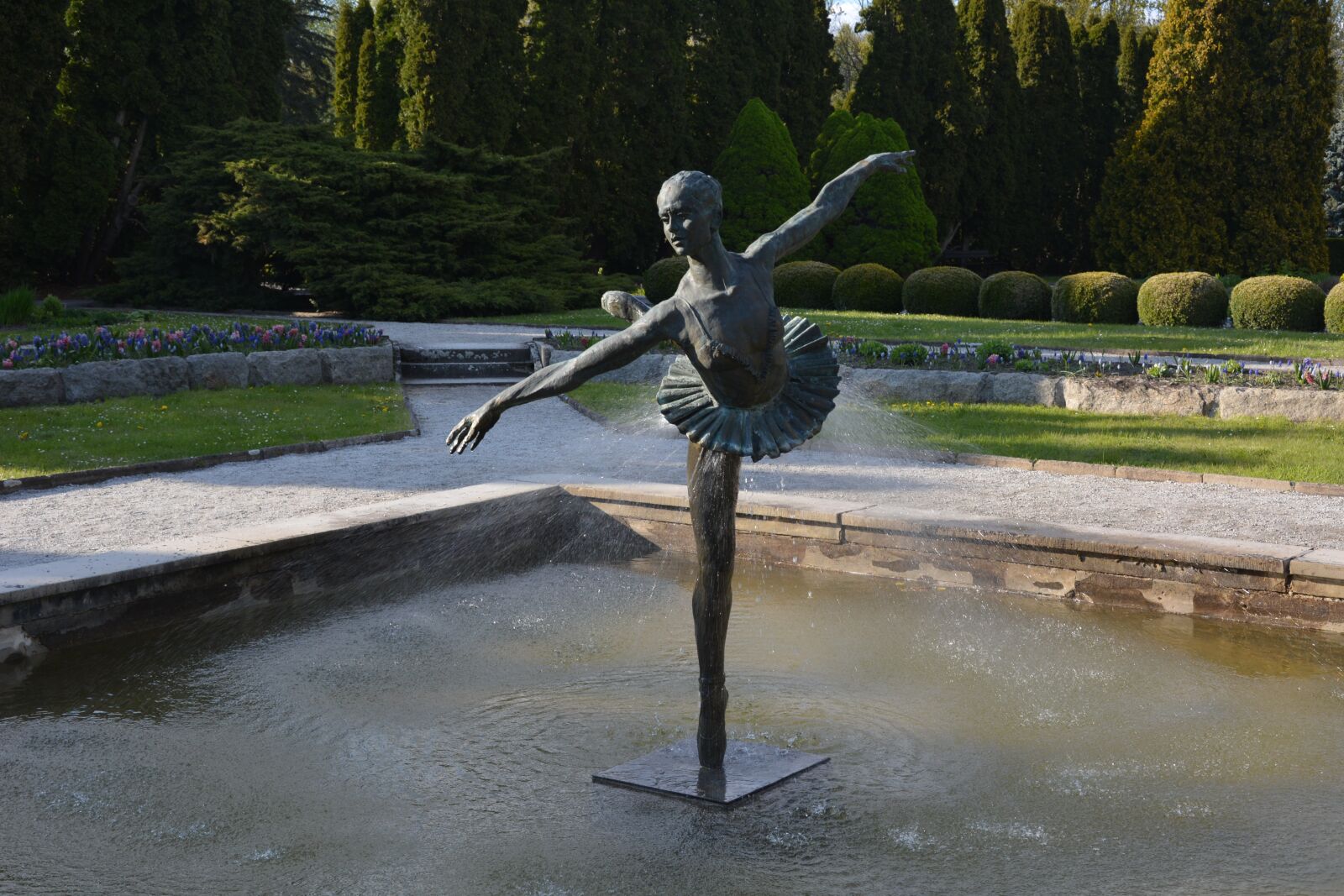Nikon D5200 sample photo. Sculpture, dancer, fountain photography