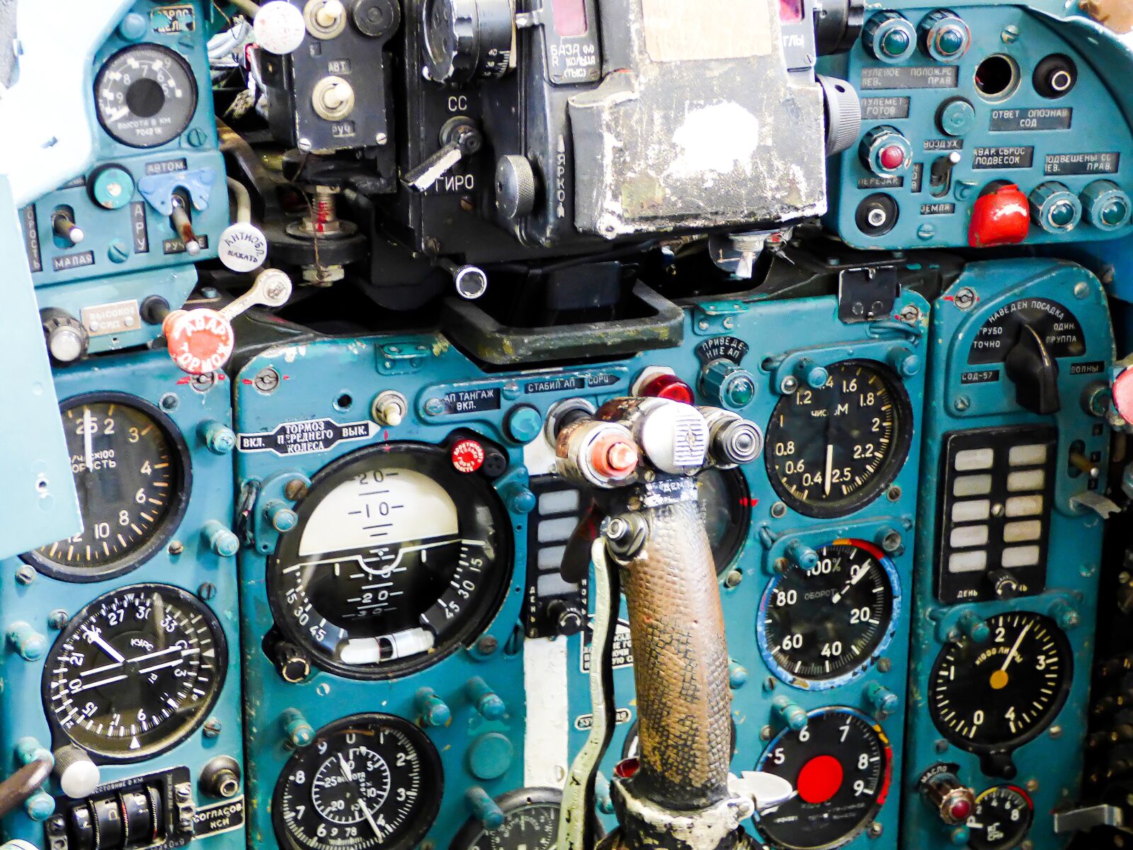 Panasonic DMC-FZ72 sample photo. Flying, cockpit, control panel photography