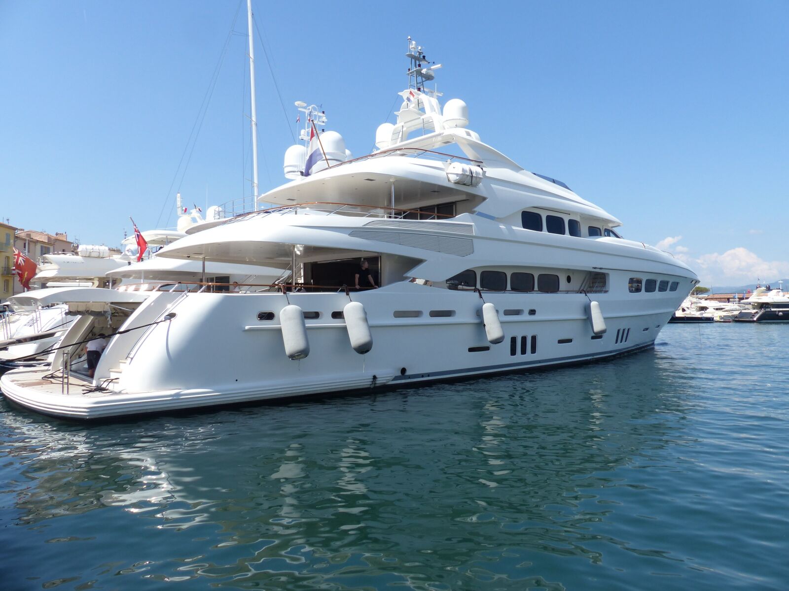 Panasonic Lumix DMC-FZ200 sample photo. Yacht, ship, sea photography