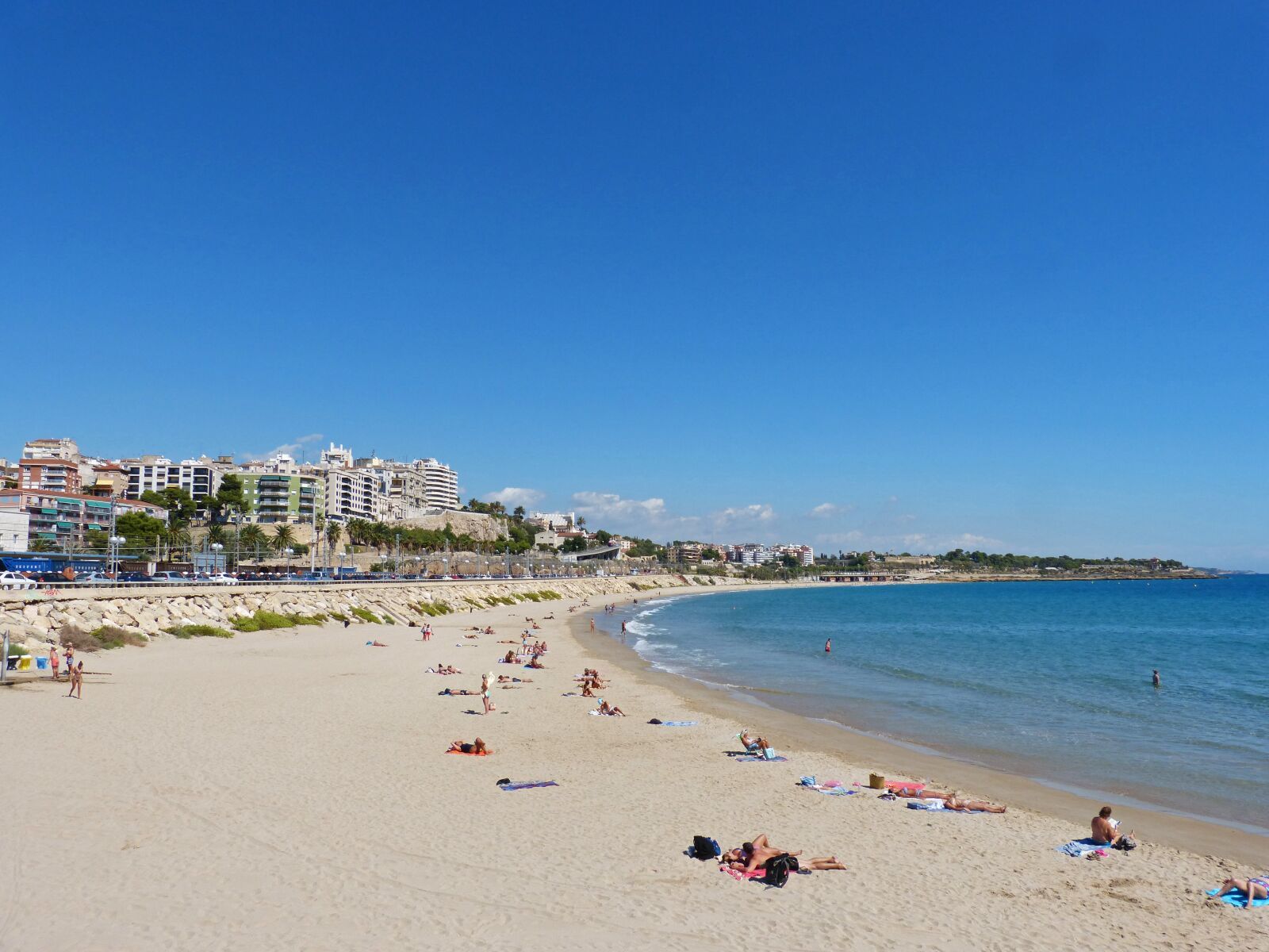 Panasonic DMC-FZ62 sample photo. Beach, tarragona, skyline photography