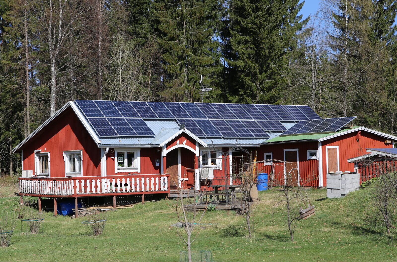 Canon EOS 6D + Canon EF 24-70mm F2.8L USM sample photo. Solar energy, solar electricity photography