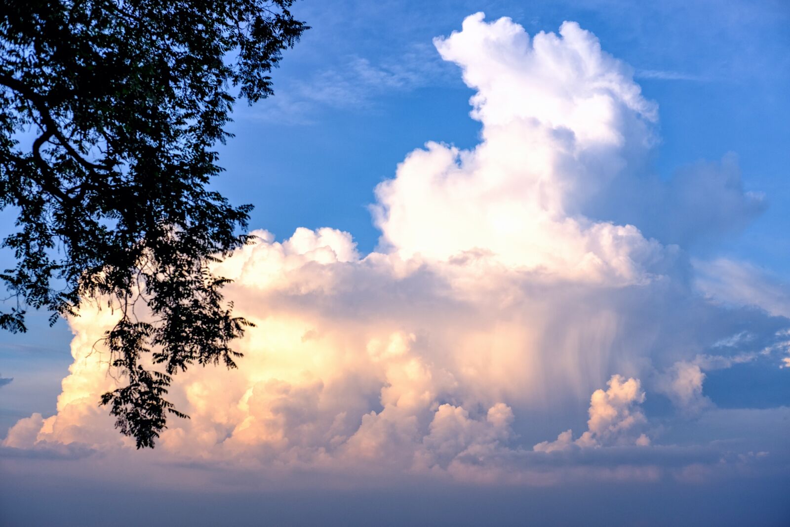 Fujifilm X-T2 + Fujifilm XF 35mm F2 R WR sample photo. Sky, cloud, threatening photography