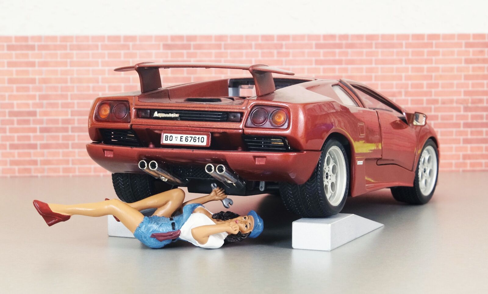 Sony DT 18-70mm F3.5-5.6 sample photo. Model car, auto, lamborghini photography