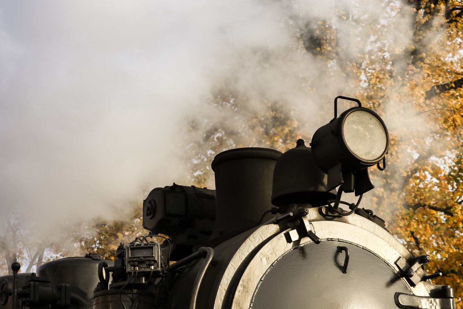 Canon EOS M100 sample photo. Steam locomotive, antique, nostalgia photography