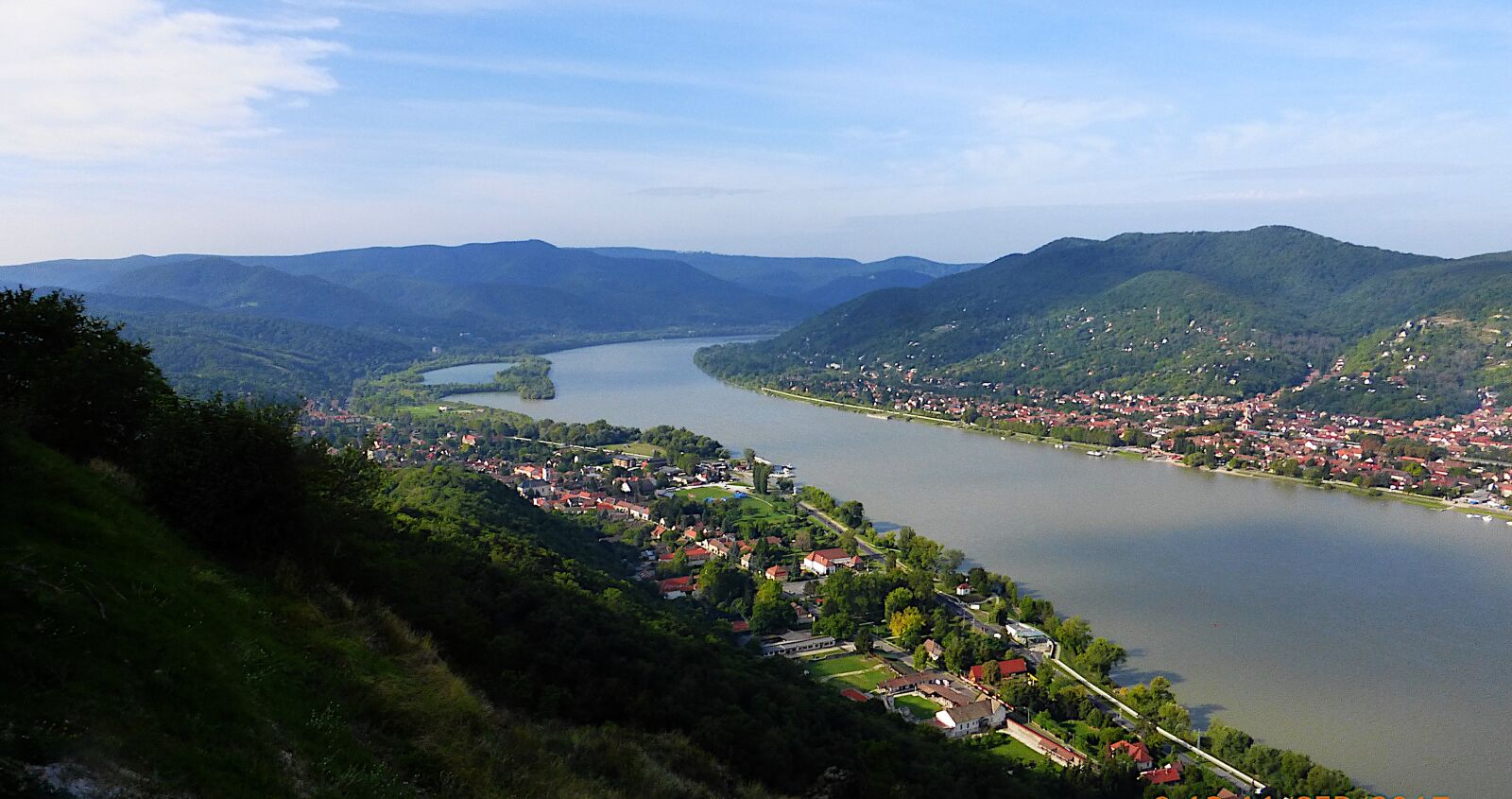 Panasonic Lumix DMC-ZS25 (Lumix DMC-TZ35) sample photo. Nature, danube, mountain photography