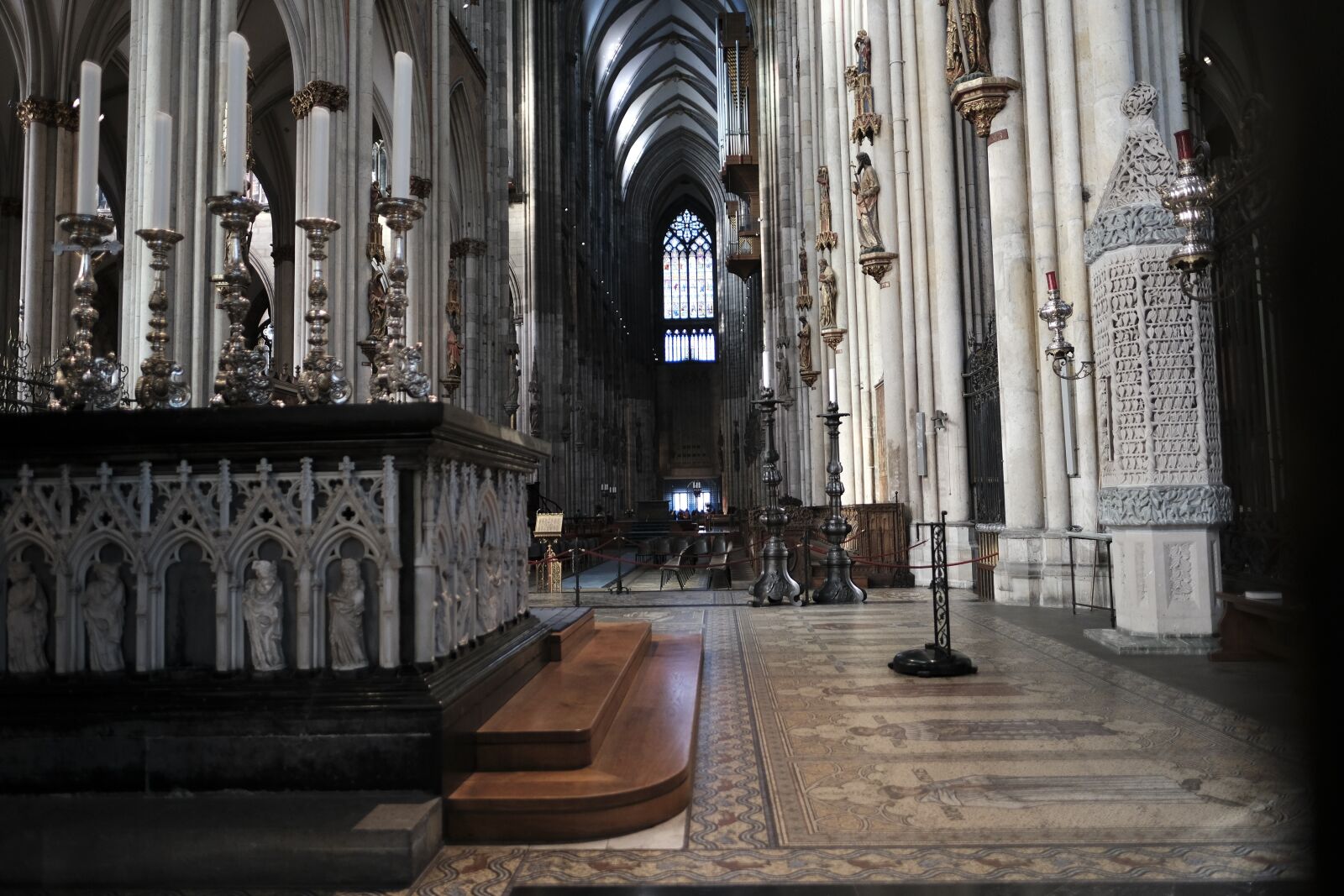 Fujifilm X-T3 + Fujifilm XF 16mm F1.4 R WR sample photo. Cologne cathedral, church, gothic photography