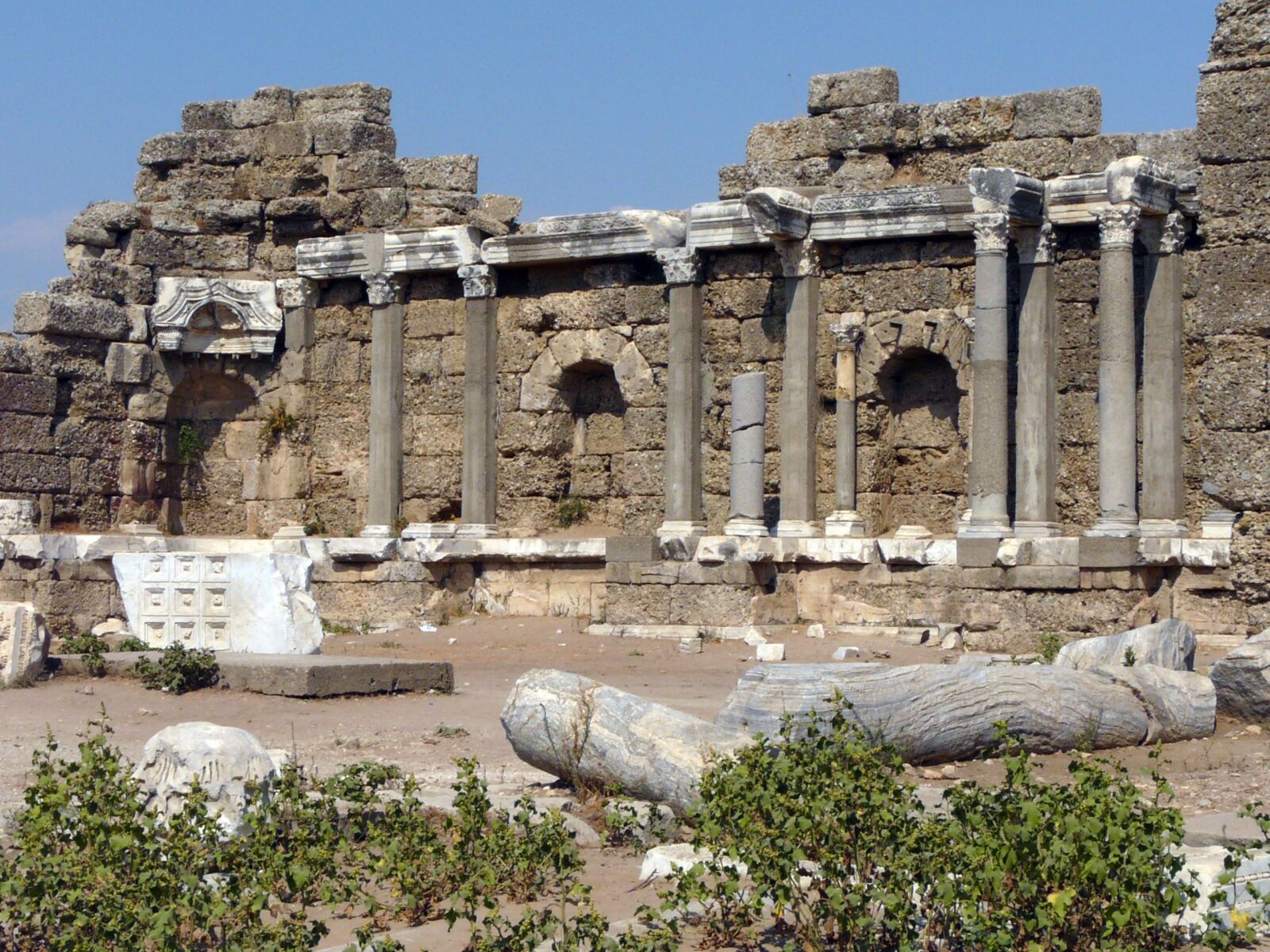 Panasonic DMC-FZ18 sample photo. Side, ruins, antiquity photography