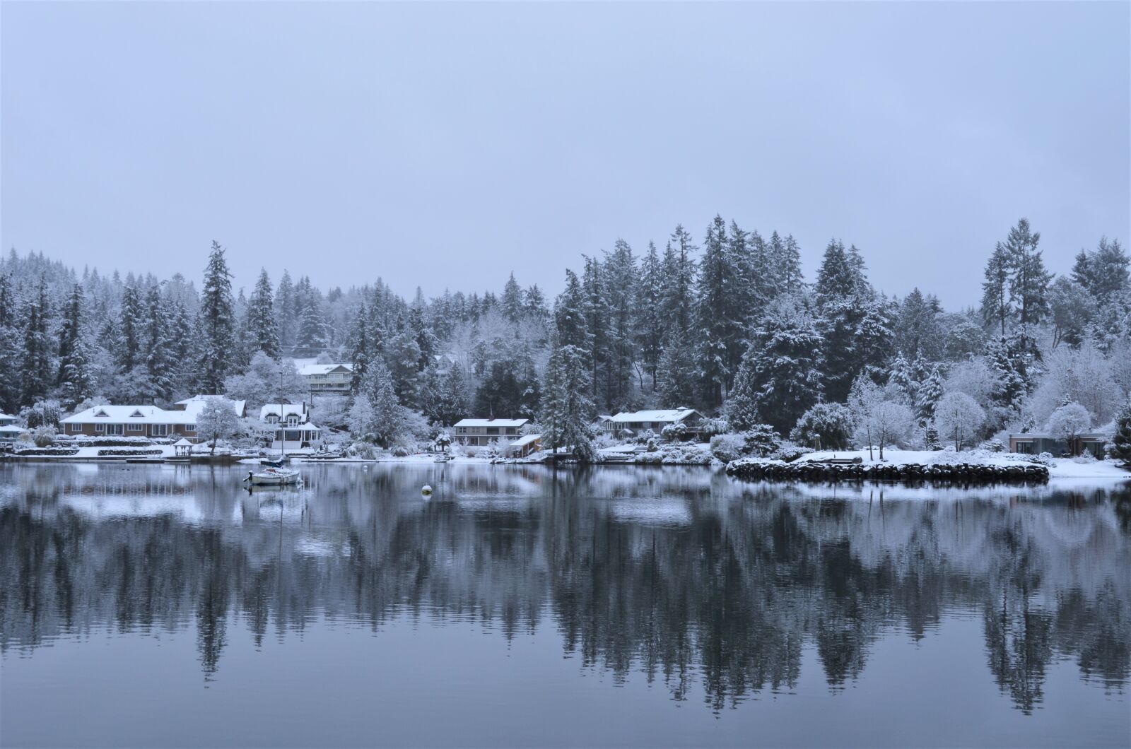 Nikon D5100 sample photo. Waterfront, winter, snow photography