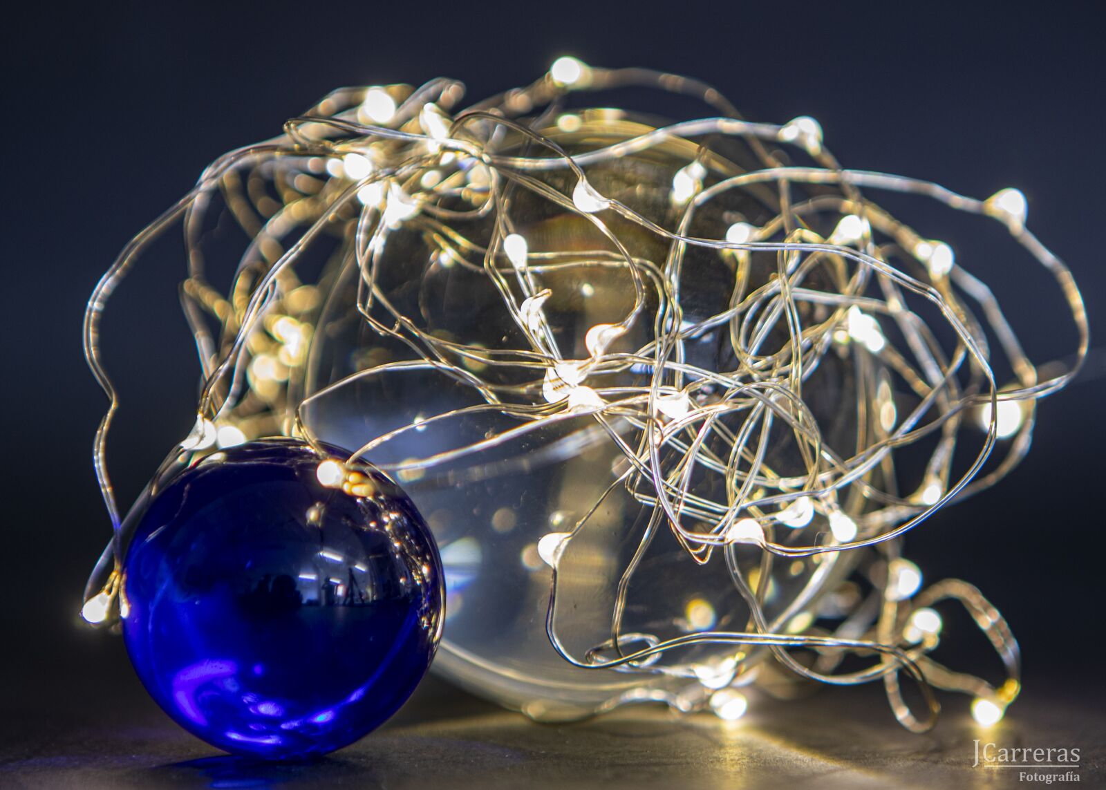 Canon EOS 5D Mark IV sample photo. Light, blue, lights photography