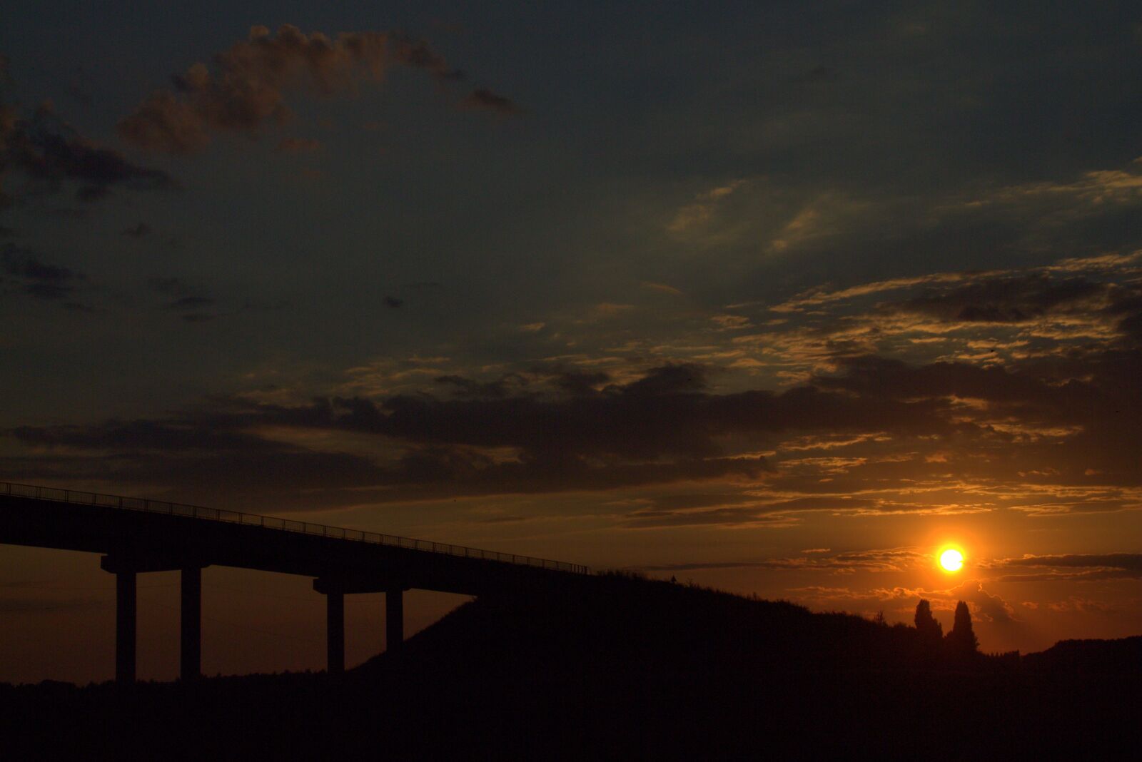 Canon EOS 700D (EOS Rebel T5i / EOS Kiss X7i) sample photo. Sunset, bridge, sky photography