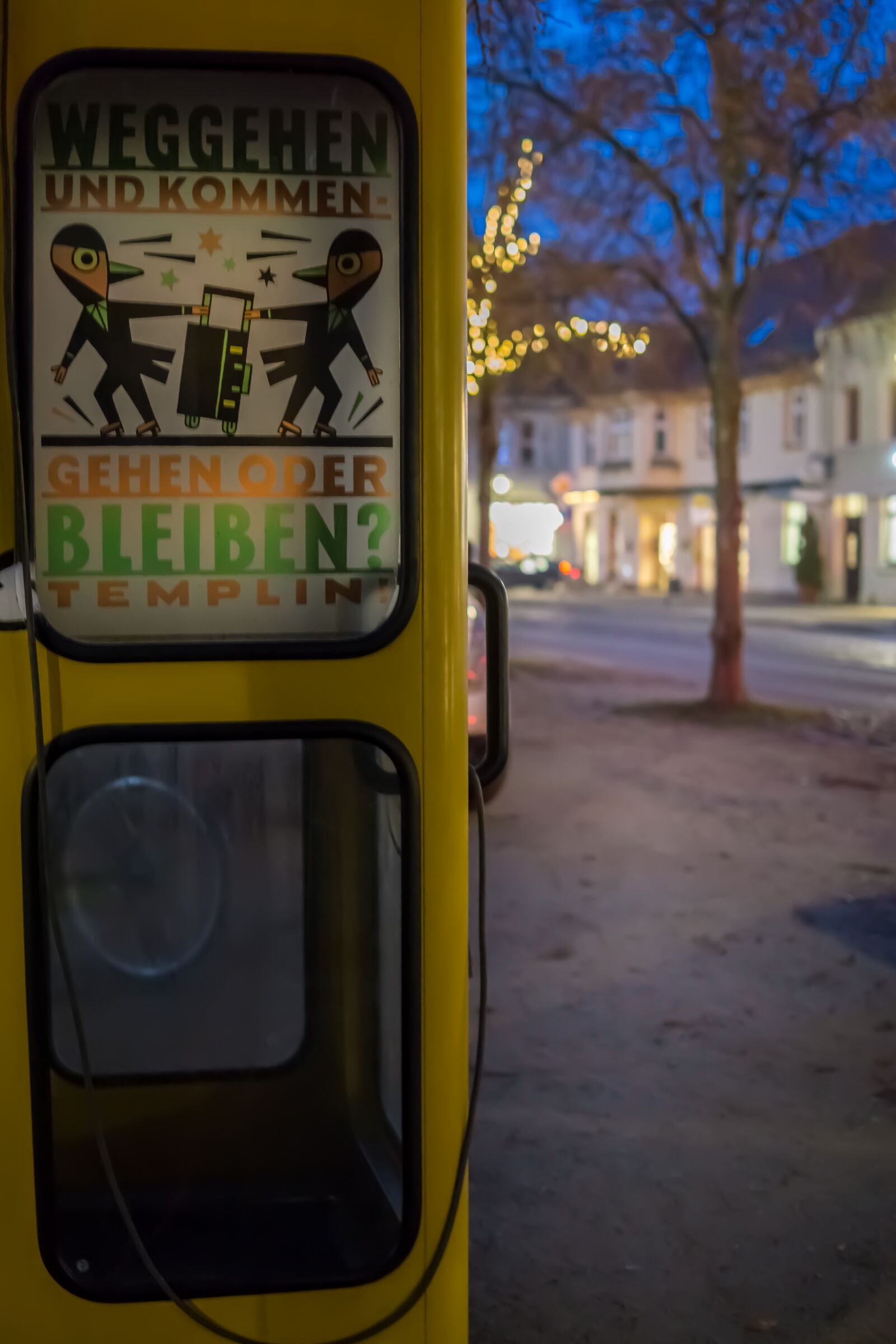 30mm F1.4 DC DN | Contemporary 016 sample photo. Evening, phone booth, phone photography