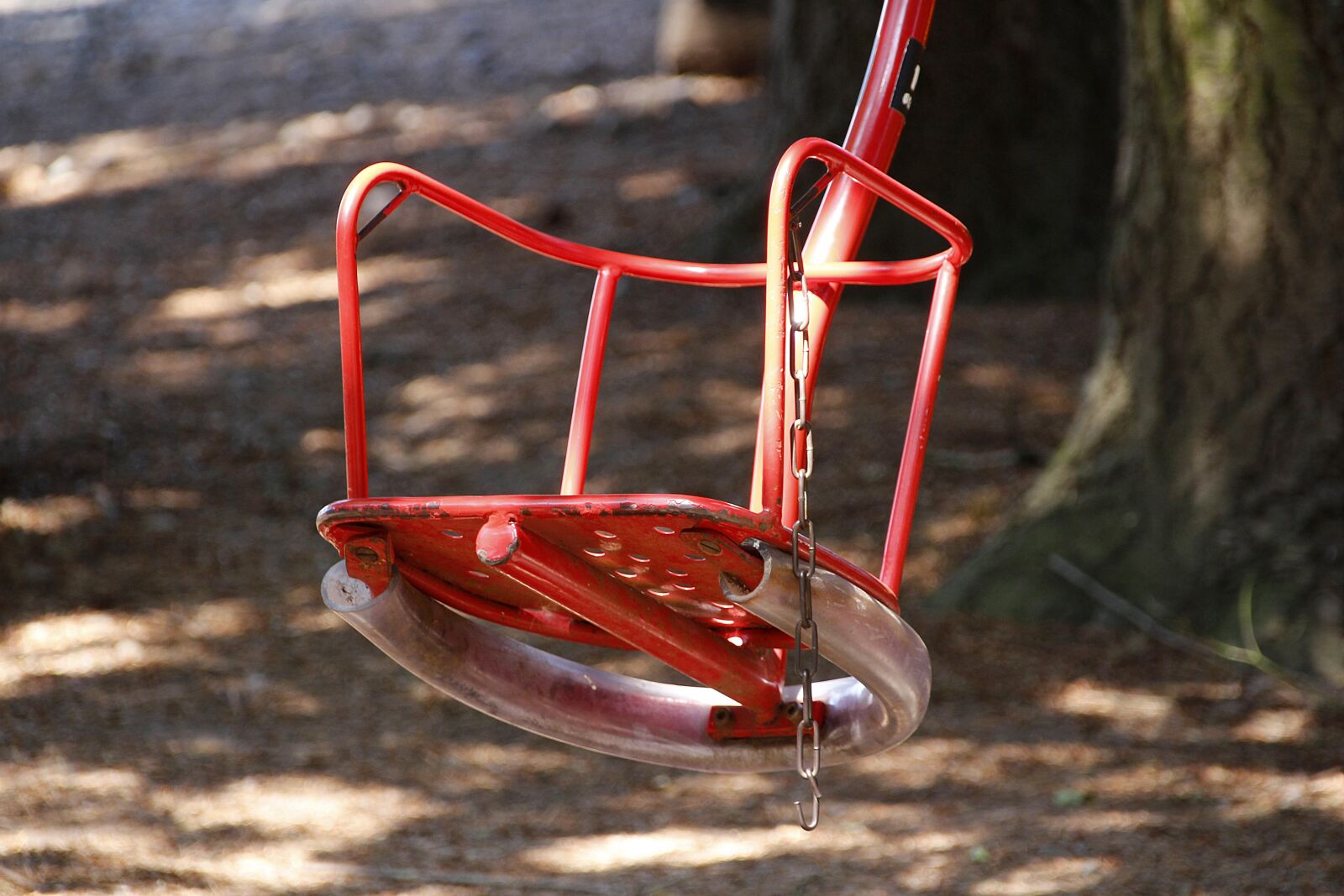 Canon EOS 700D (EOS Rebel T5i / EOS Kiss X7i) sample photo. Swing, toys, children photography