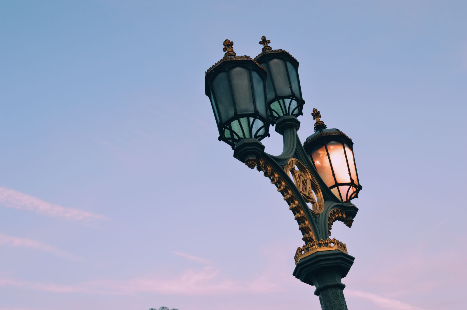 Nikon D3200 sample photo. Lamp, lights, street photography