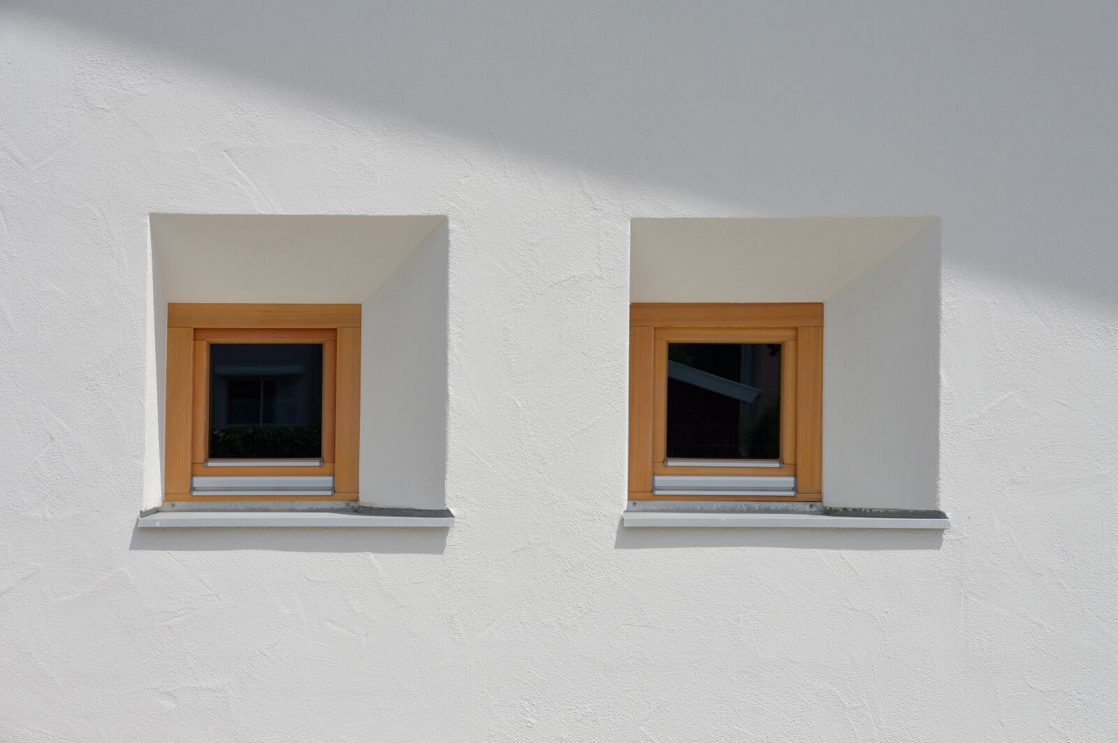 Nikon D3200 sample photo. Window, garage, small window photography
