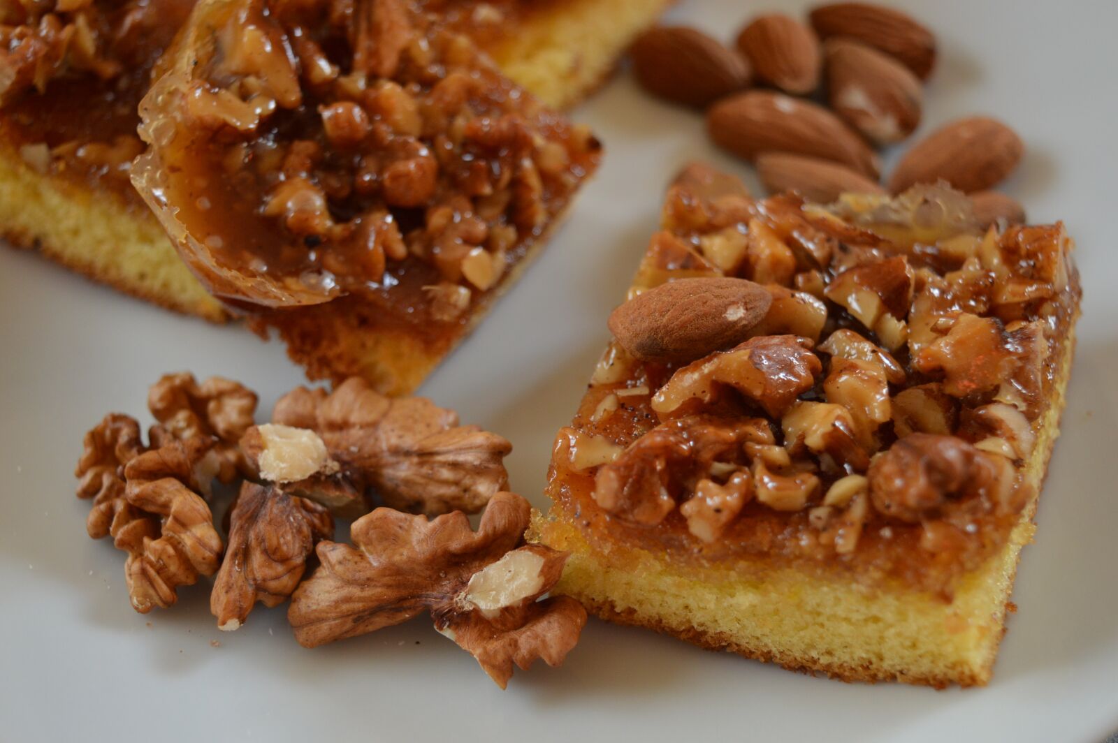 Nikon D3200 sample photo. Sweet, nuts, dessert photography