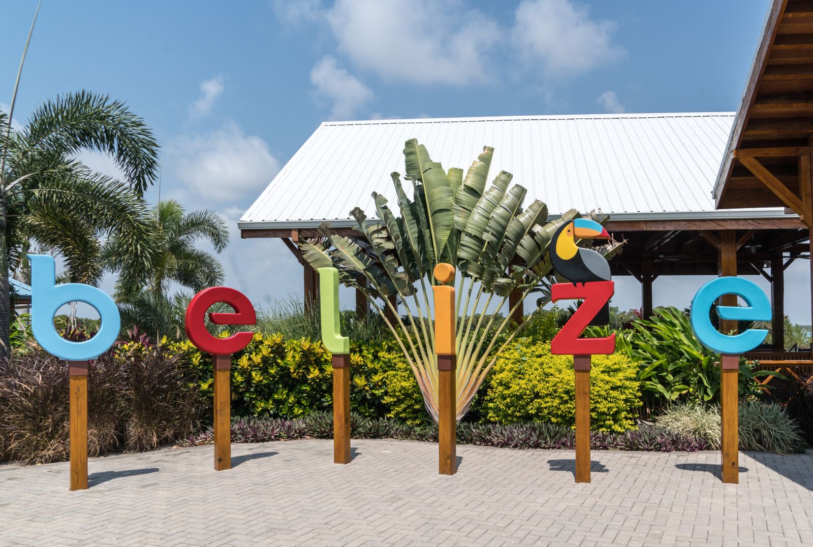 Sony a7R II + Sony FE 24-240mm F3.5-6.3 OSS sample photo. Belize sign, tourism, landmark photography