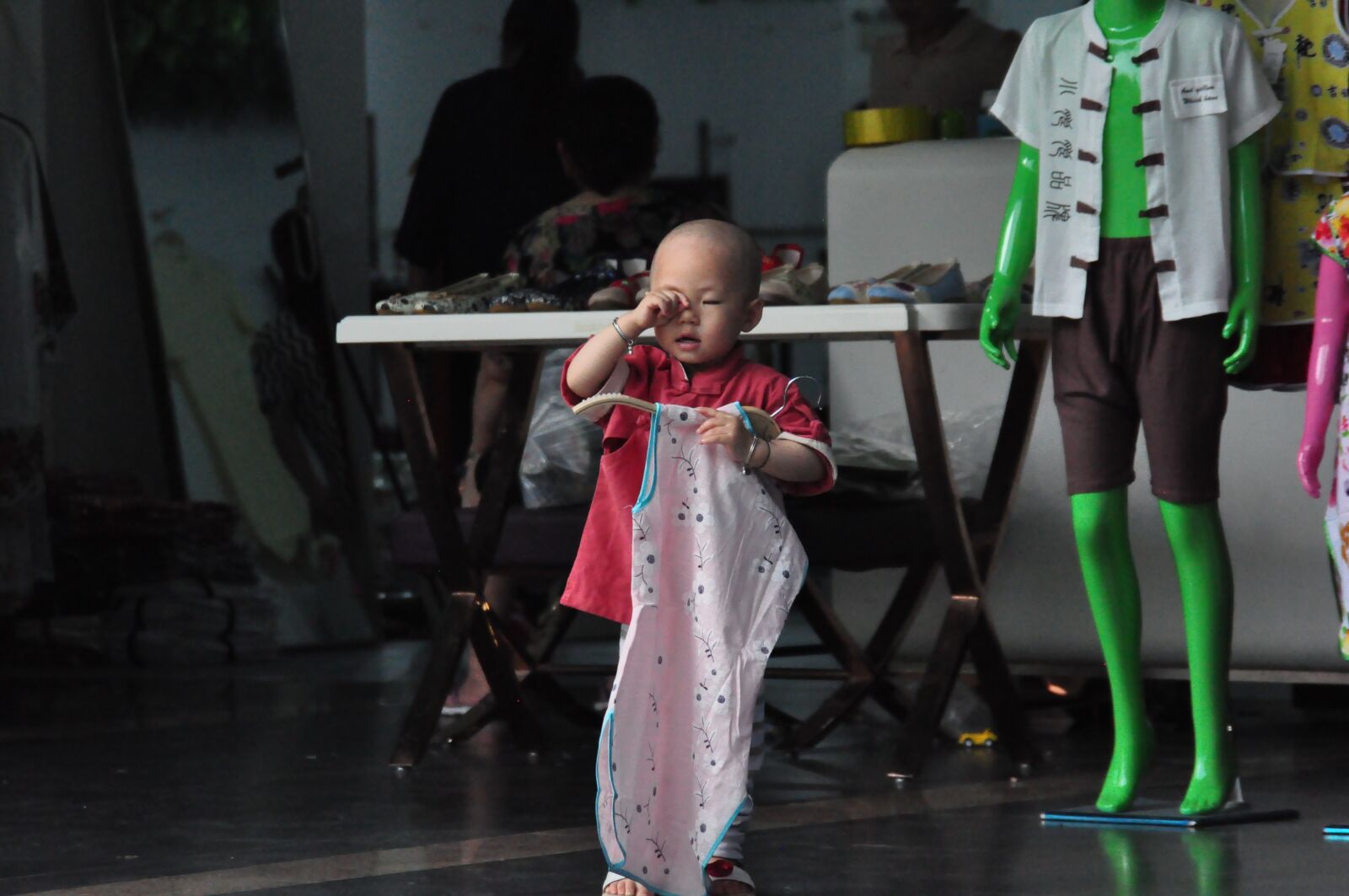 Nikon D90 sample photo. Child, rubbing of the photography