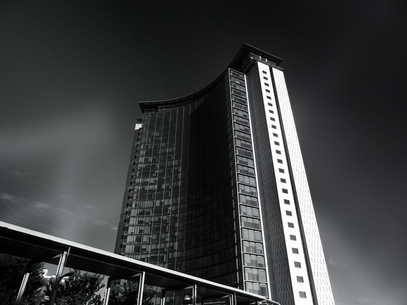 Sony DSC-HX60 sample photo. Architecture, black, and, white photography