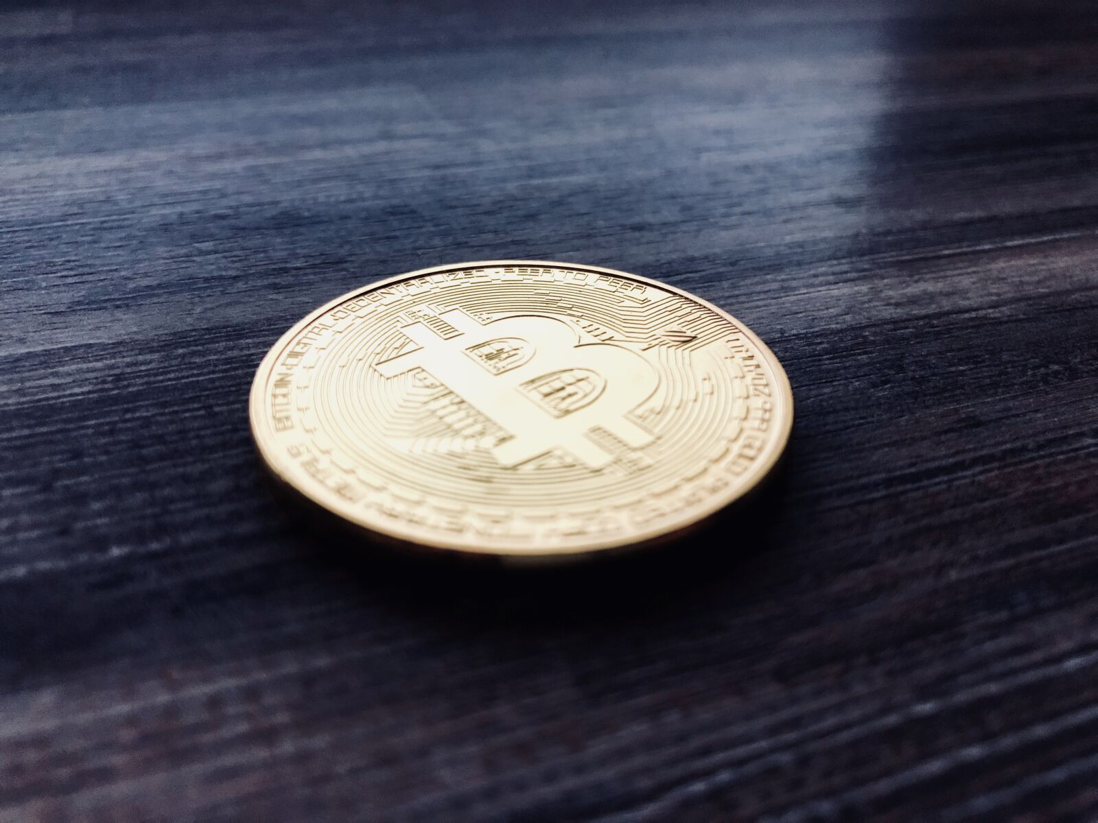 iPhone X back dual camera 4mm f/1.8 sample photo. Bitcoin, cryptocurrencies, cryptocurrency photography