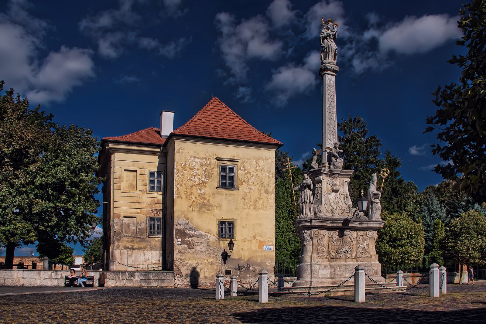 Canon EOS 500D (EOS Rebel T1i / EOS Kiss X3) sample photo. Slovakia, trnava, the square photography