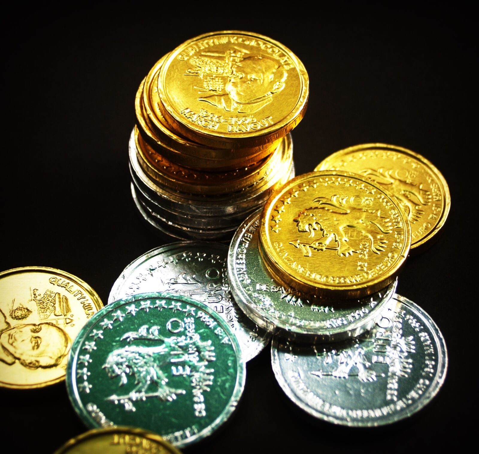 Olympus E-300 (EVOLT E-300) sample photo. Coin, gold, cash photography