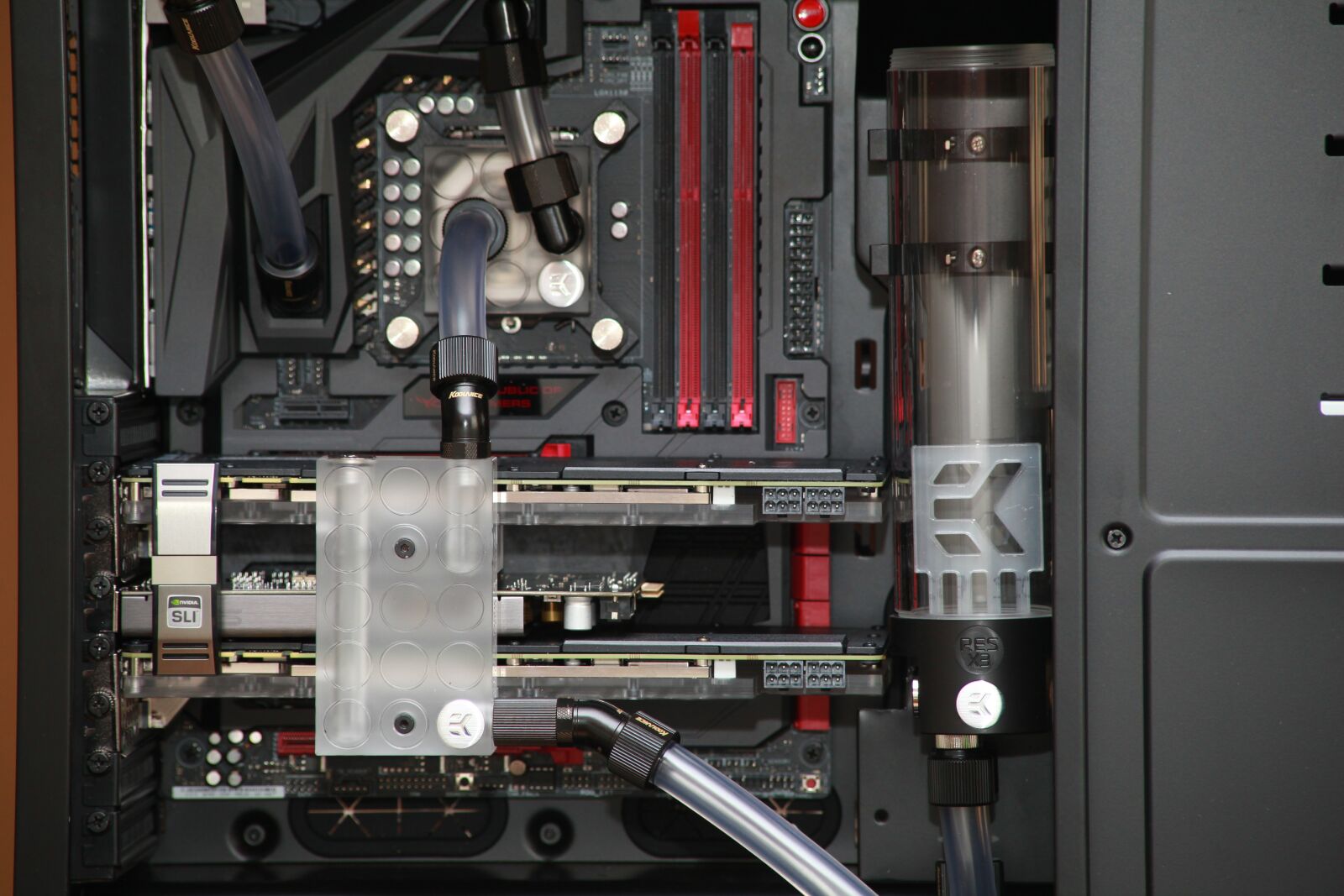Canon EOS 5D Mark II sample photo. Watercooling, pc, computer photography