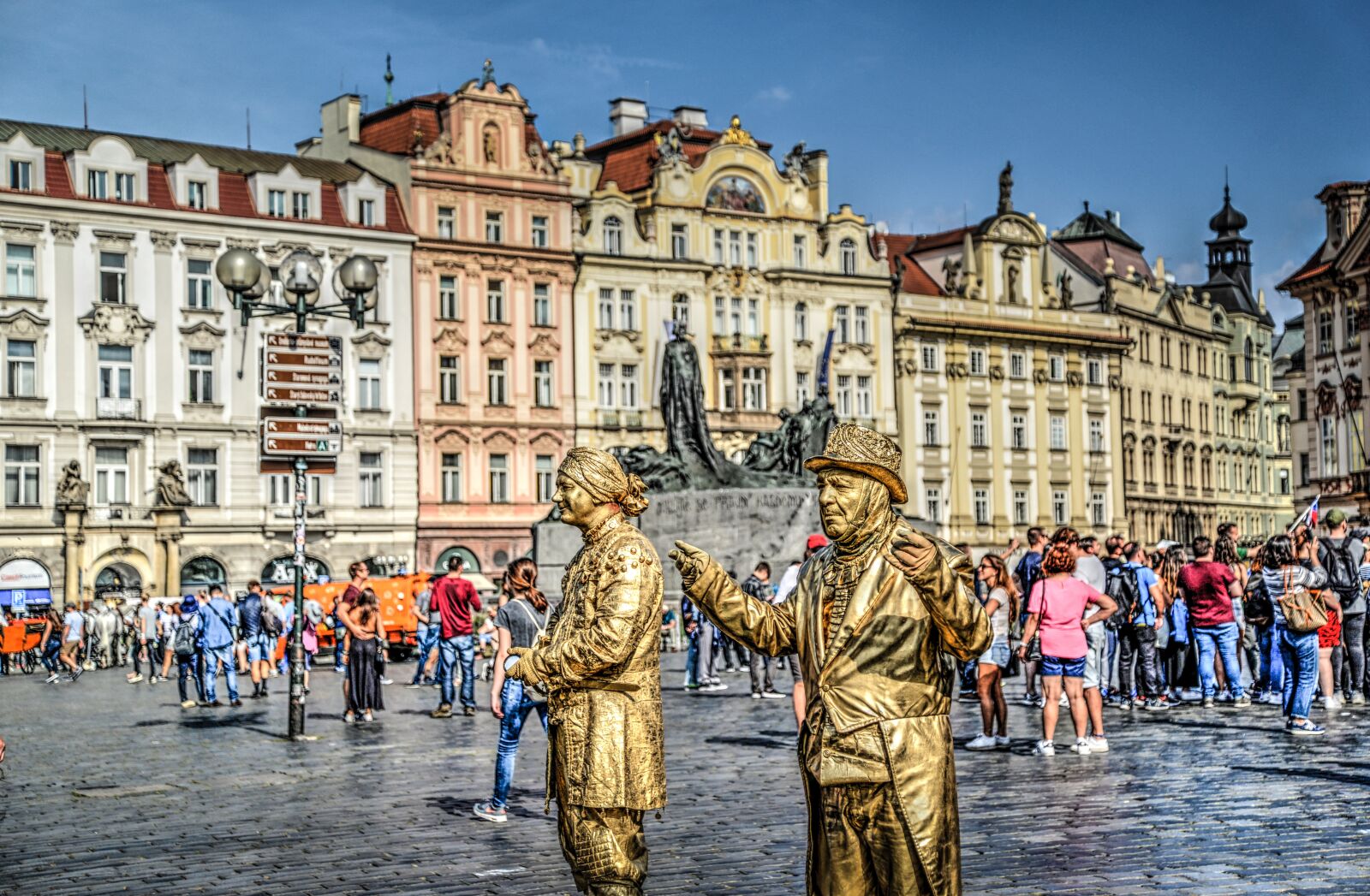 Nikon D610 sample photo. Golden statue, living, statue photography