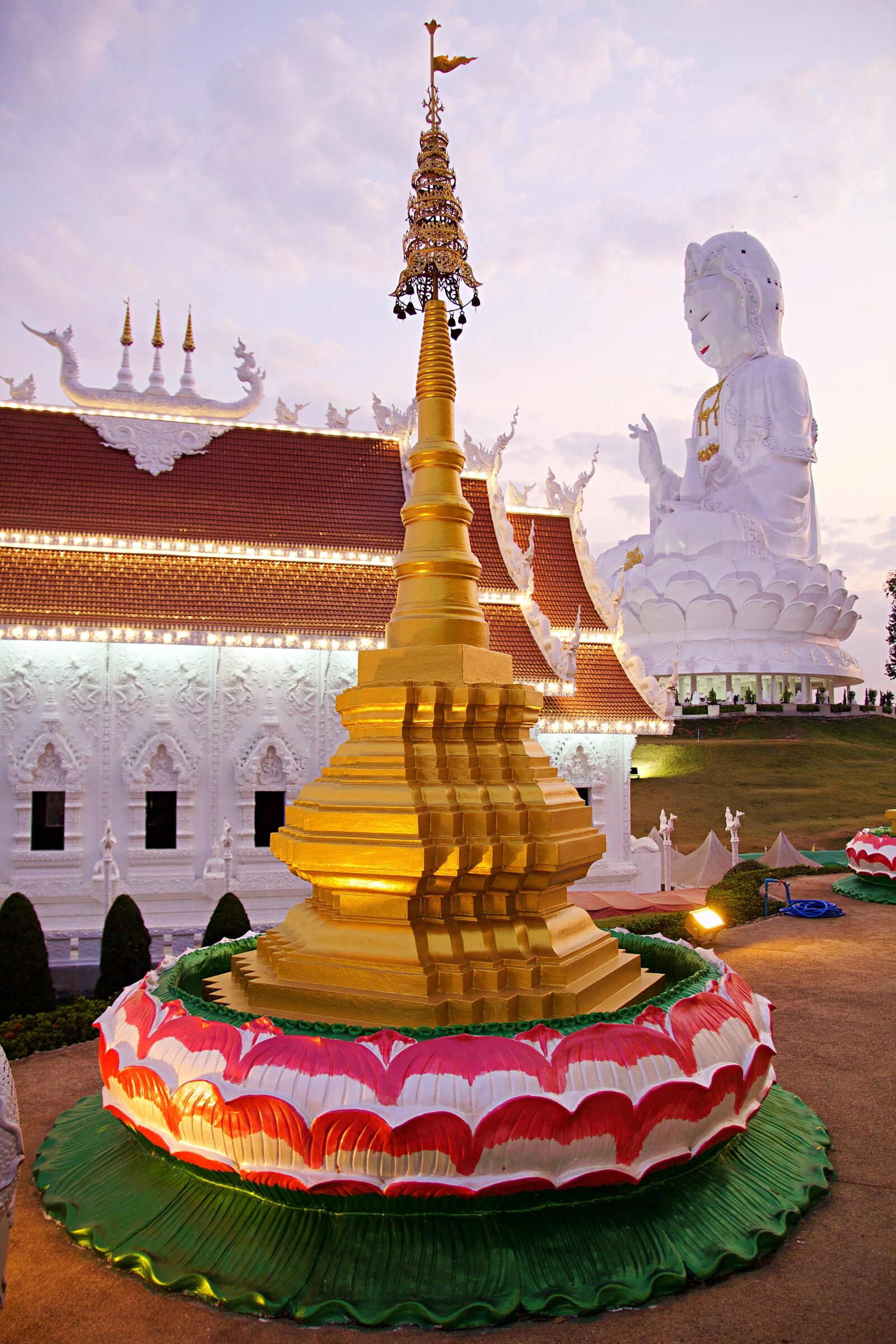 Canon EOS 600D (Rebel EOS T3i / EOS Kiss X5) sample photo. Thailand, wat huay pla photography