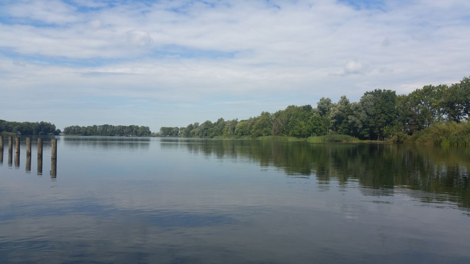Samsung Galaxy S5 sample photo. Nature, water, silence photography