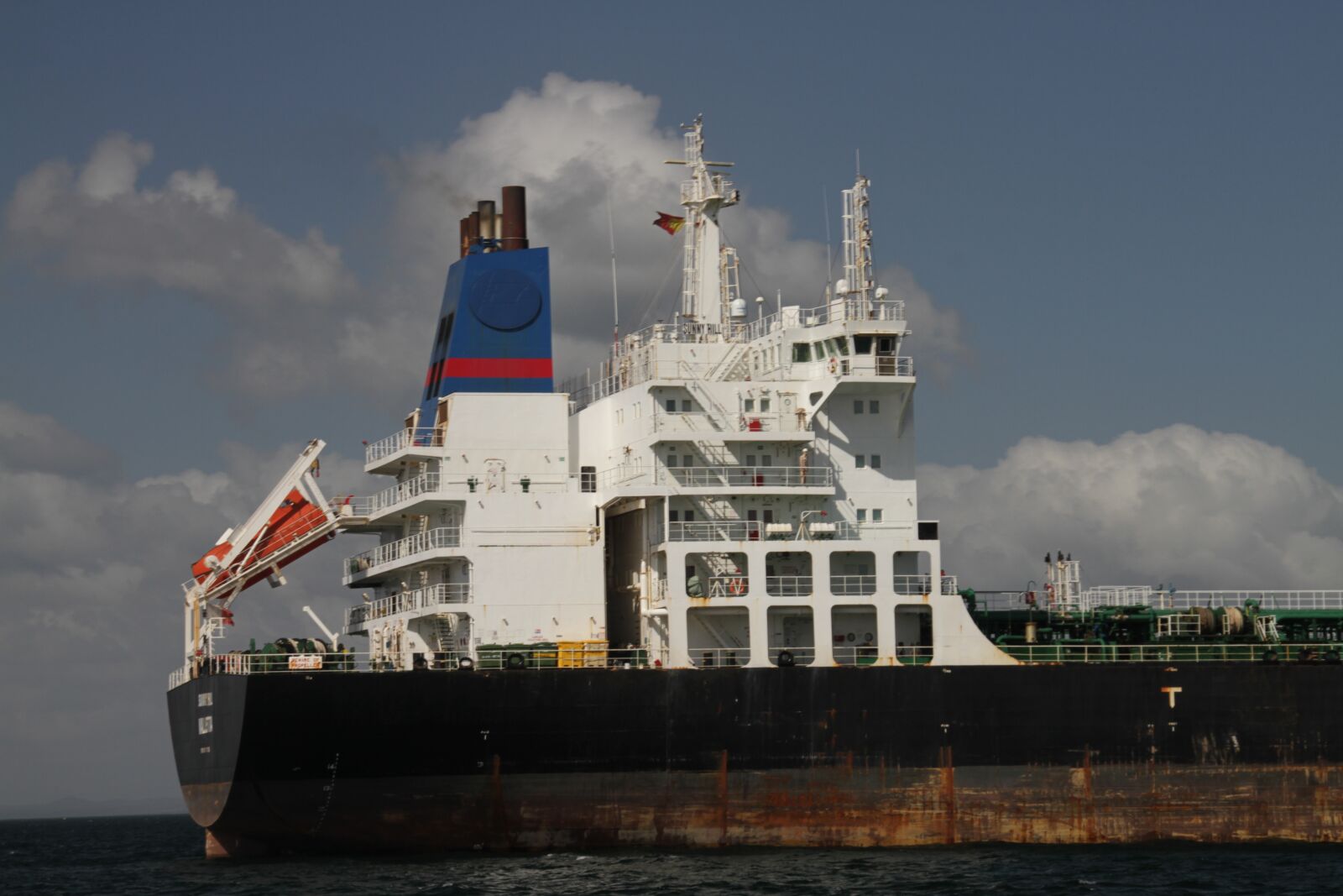 Canon EOS 7D sample photo. Cargo ship, panama canal photography