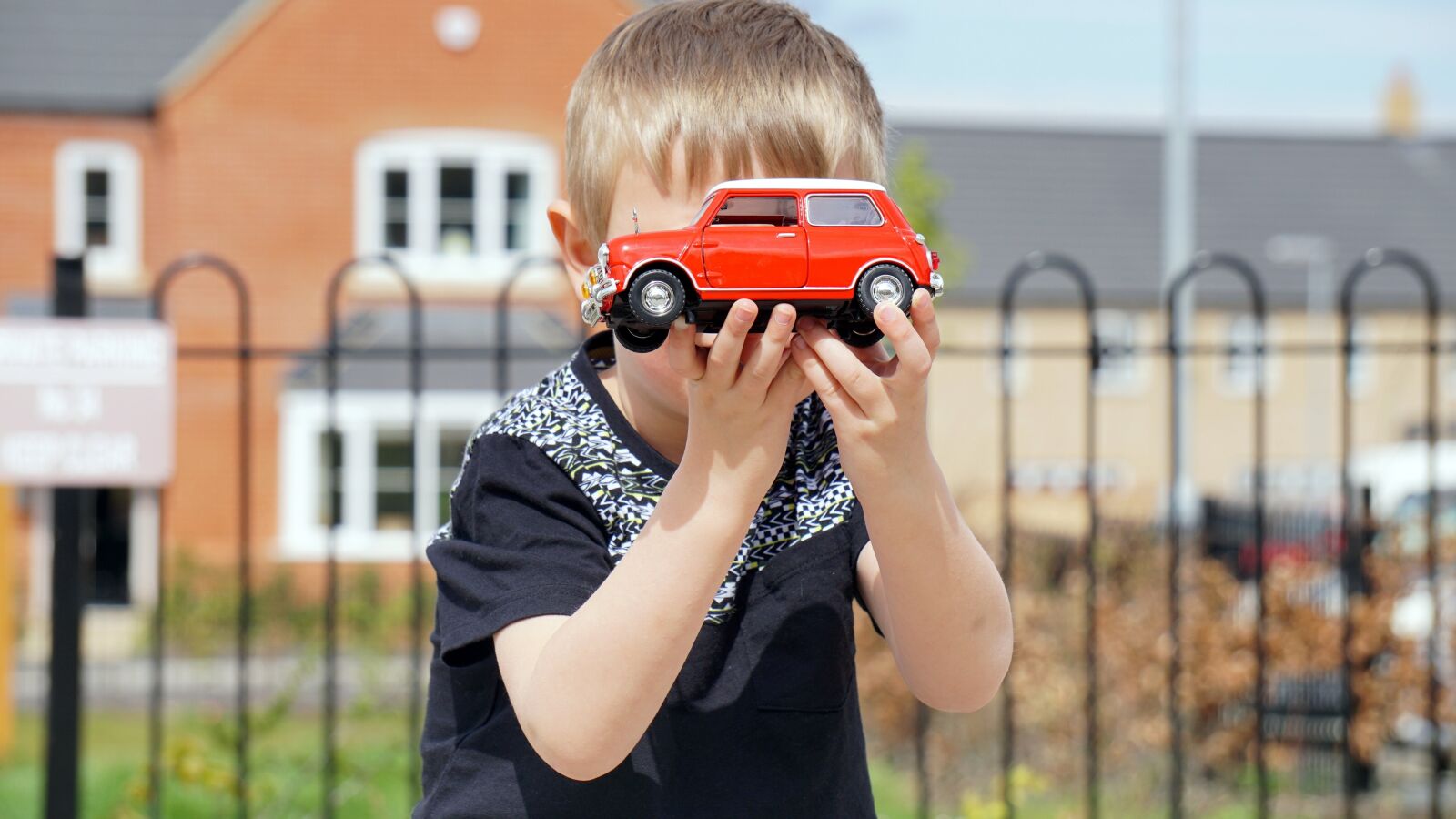 Sony E 55-210mm F4.5-6.3 OSS sample photo. Model, car, mini cooper photography