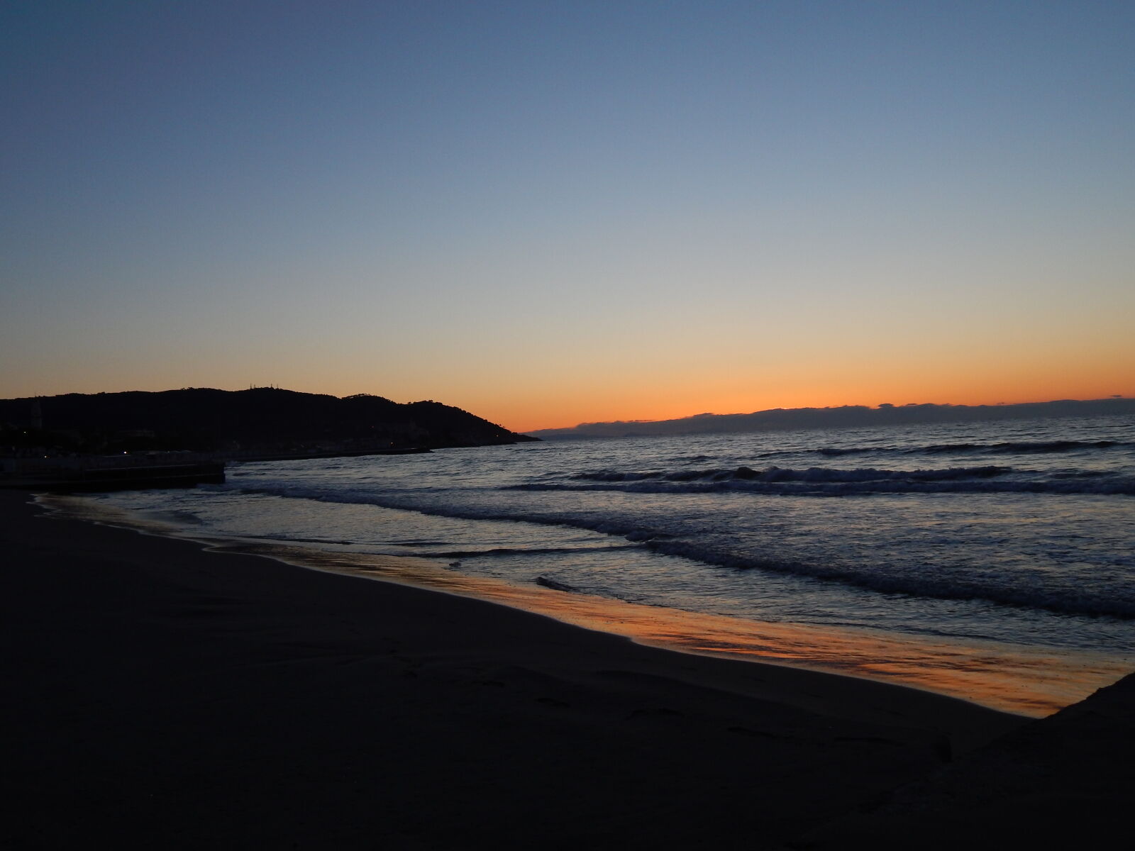 Nikon Coolpix L820 sample photo. Blue, dawn, early, morning photography