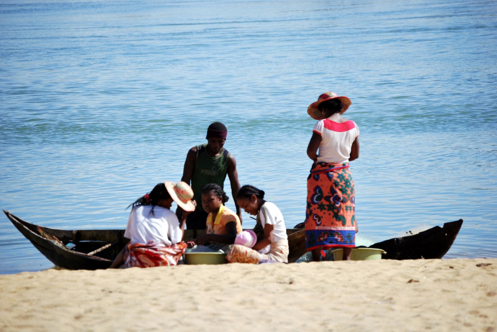 Nikon D60 sample photo. Madagascar, work, fishing photography