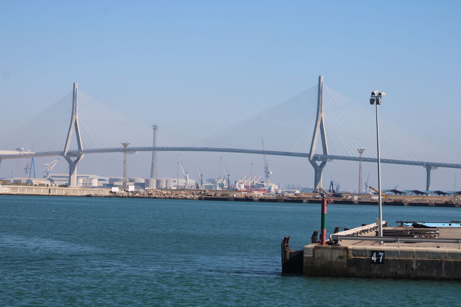 Canon EOS 2000D (EOS Rebel T7 / EOS Kiss X90 / EOS 1500D) sample photo. Bridge, port, cadiz photography